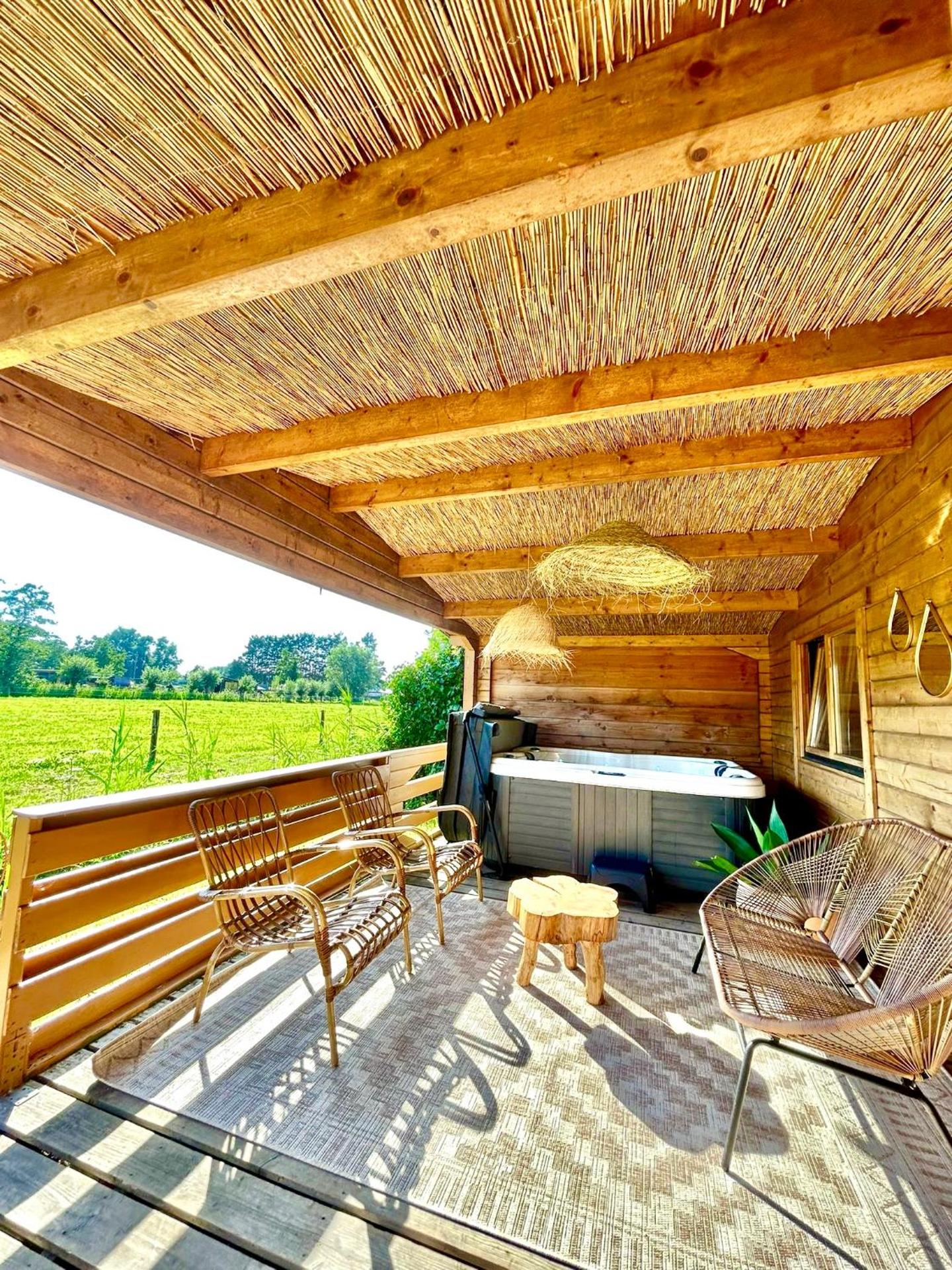 Mediterranean style chalet with jacuzzi and garden near Amsterdam