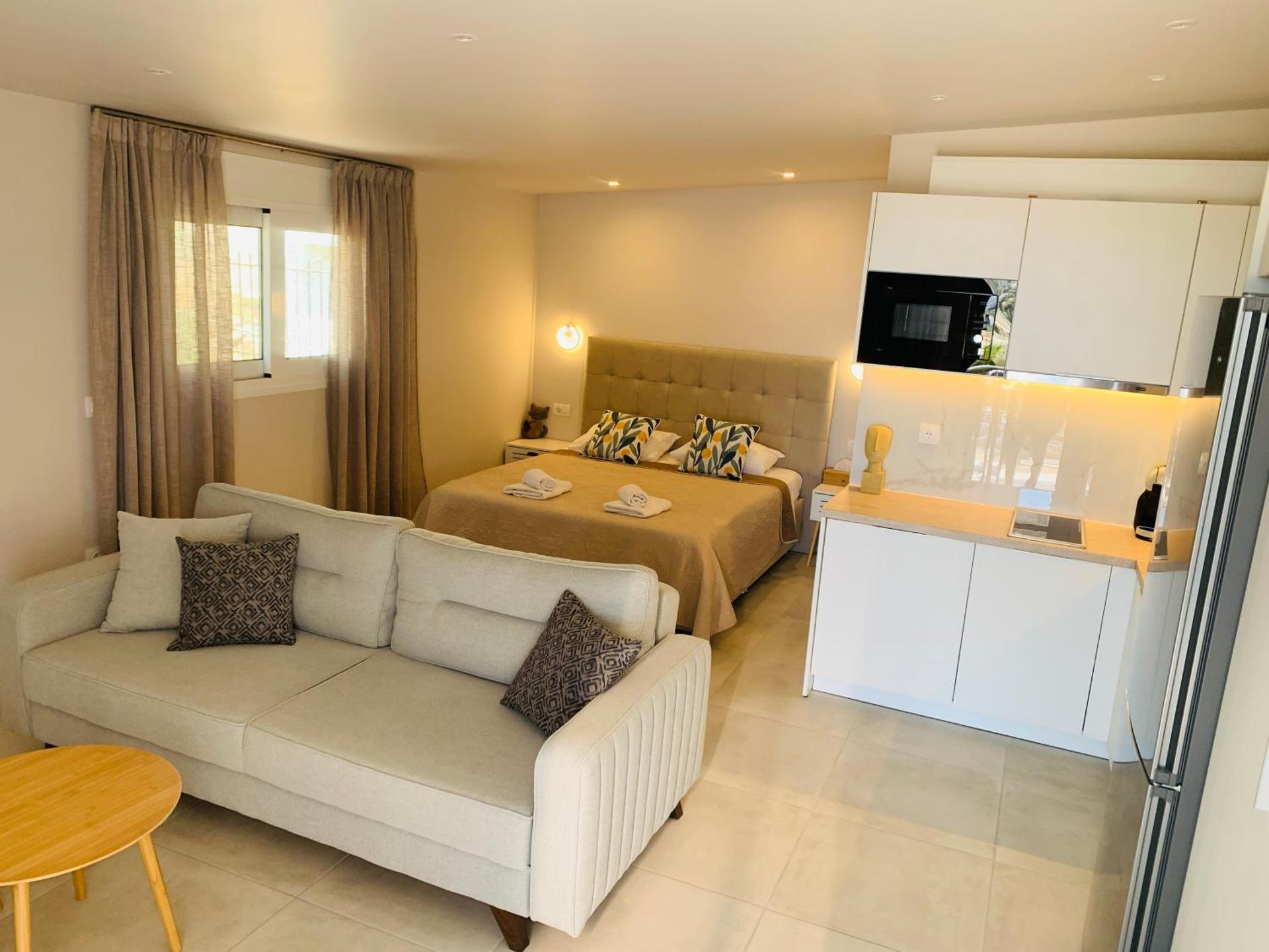 Thelfi Luxury studio in Attica - close to varkiza beach - Sea view