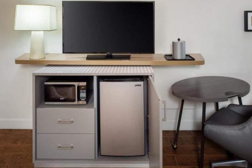 Holiday Inn & Suites Boca Raton - North