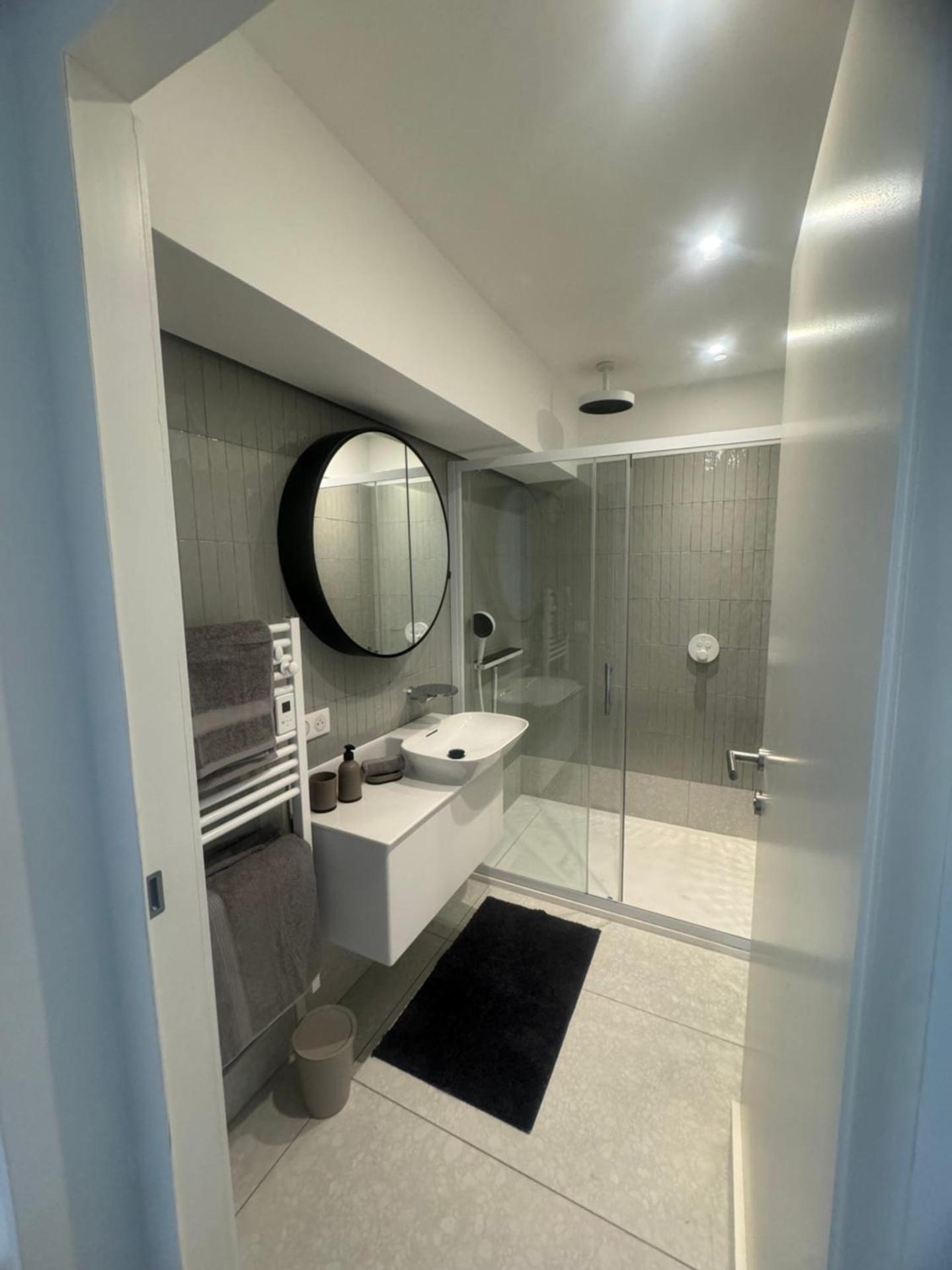 T4 standing a Cargese