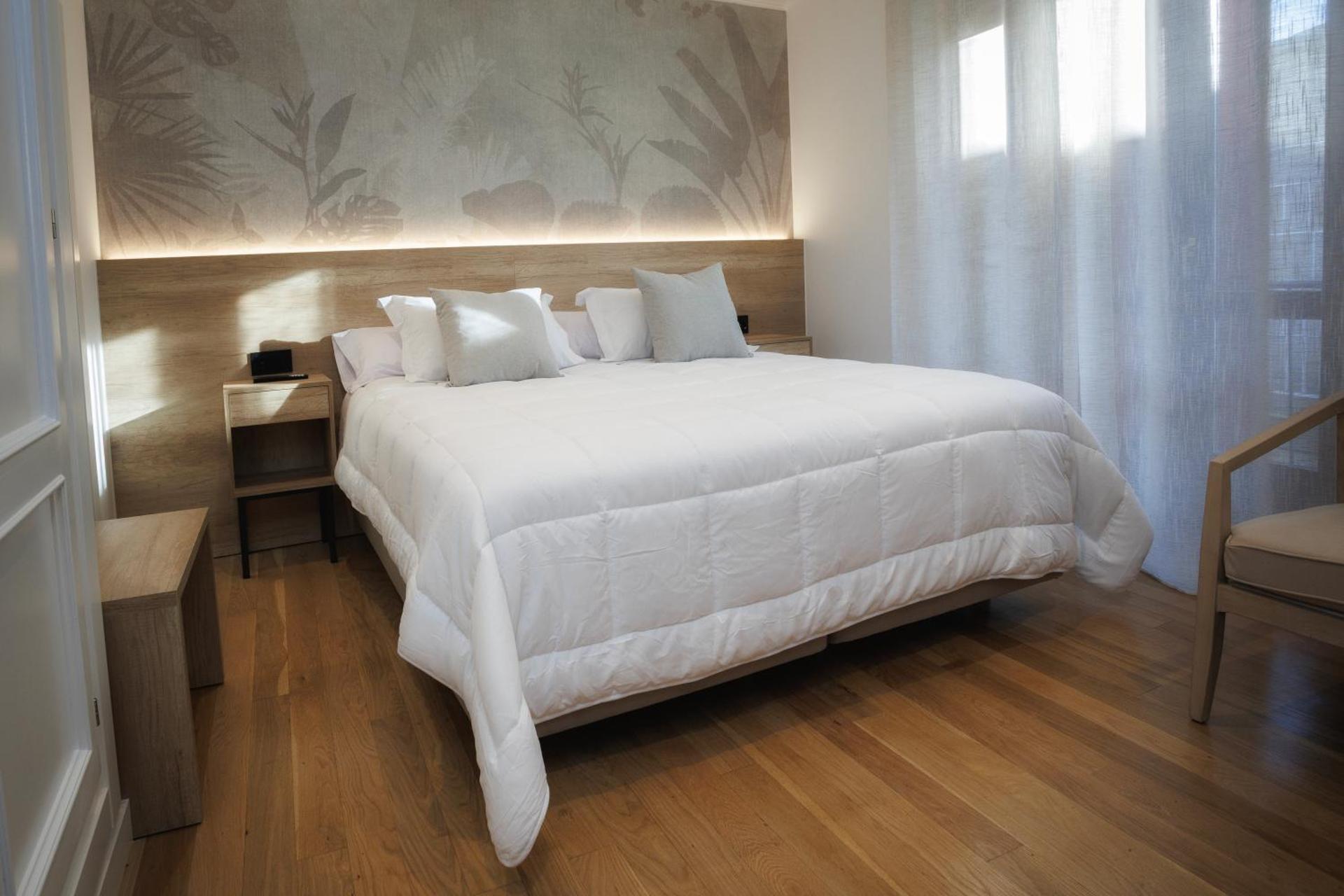 Deluxe Double or Twin Room with Balcony