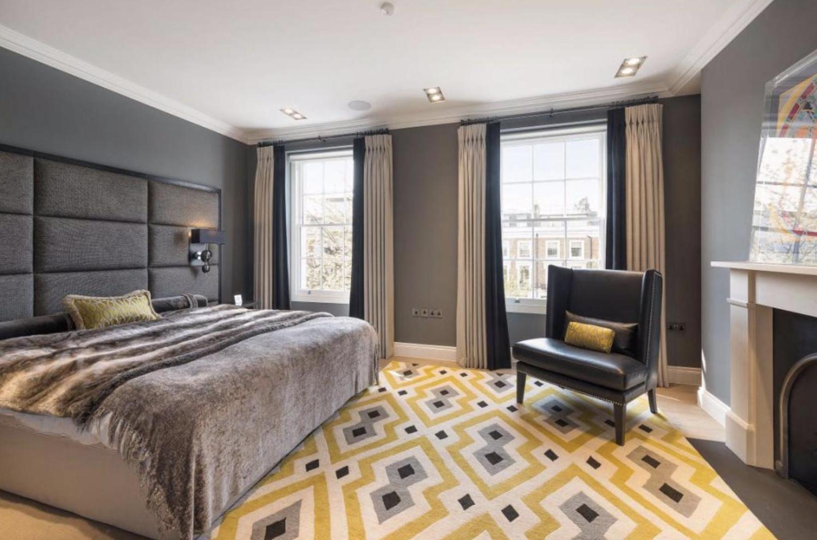 Luxury 4 Bedrooms 5 Baths 2 Receptions Family House with Garden Chelsea