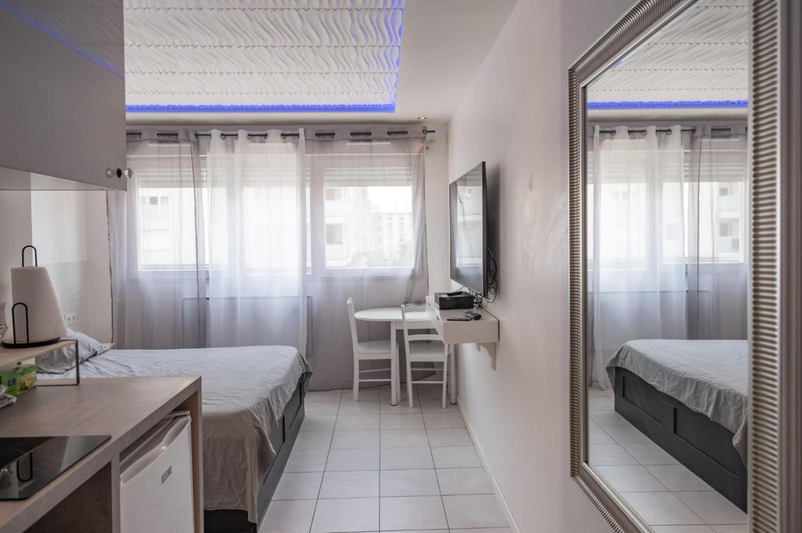 Bron centre appartement meublé avec jacuzzi