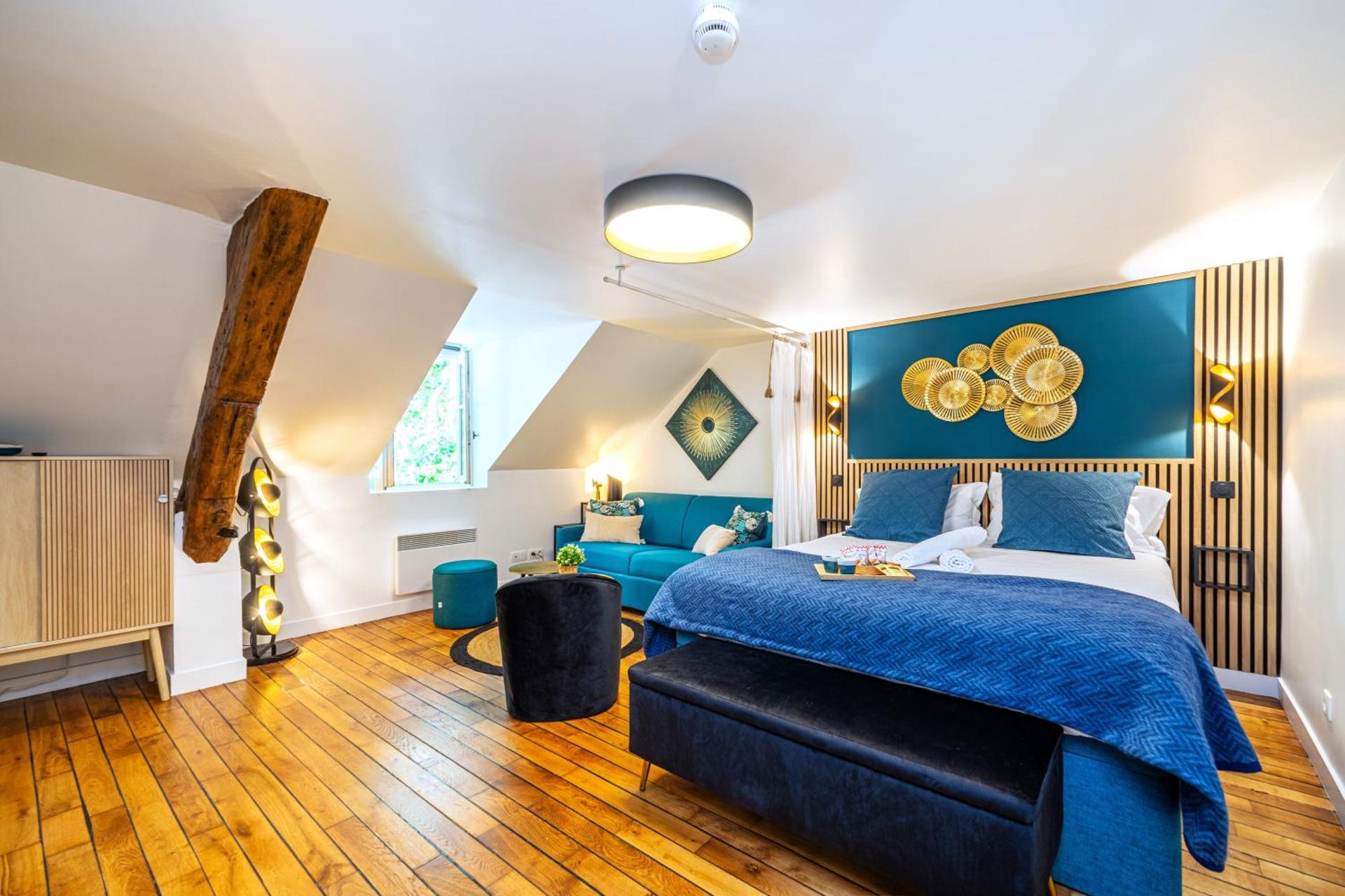 Photo of the whole room