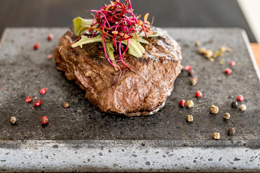 Natural Hotel-Ostróda-basen na III kondygnacji-pokoje wellness z saunami