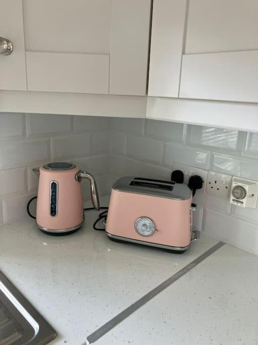 Whitethorn Cottage, Palmfield