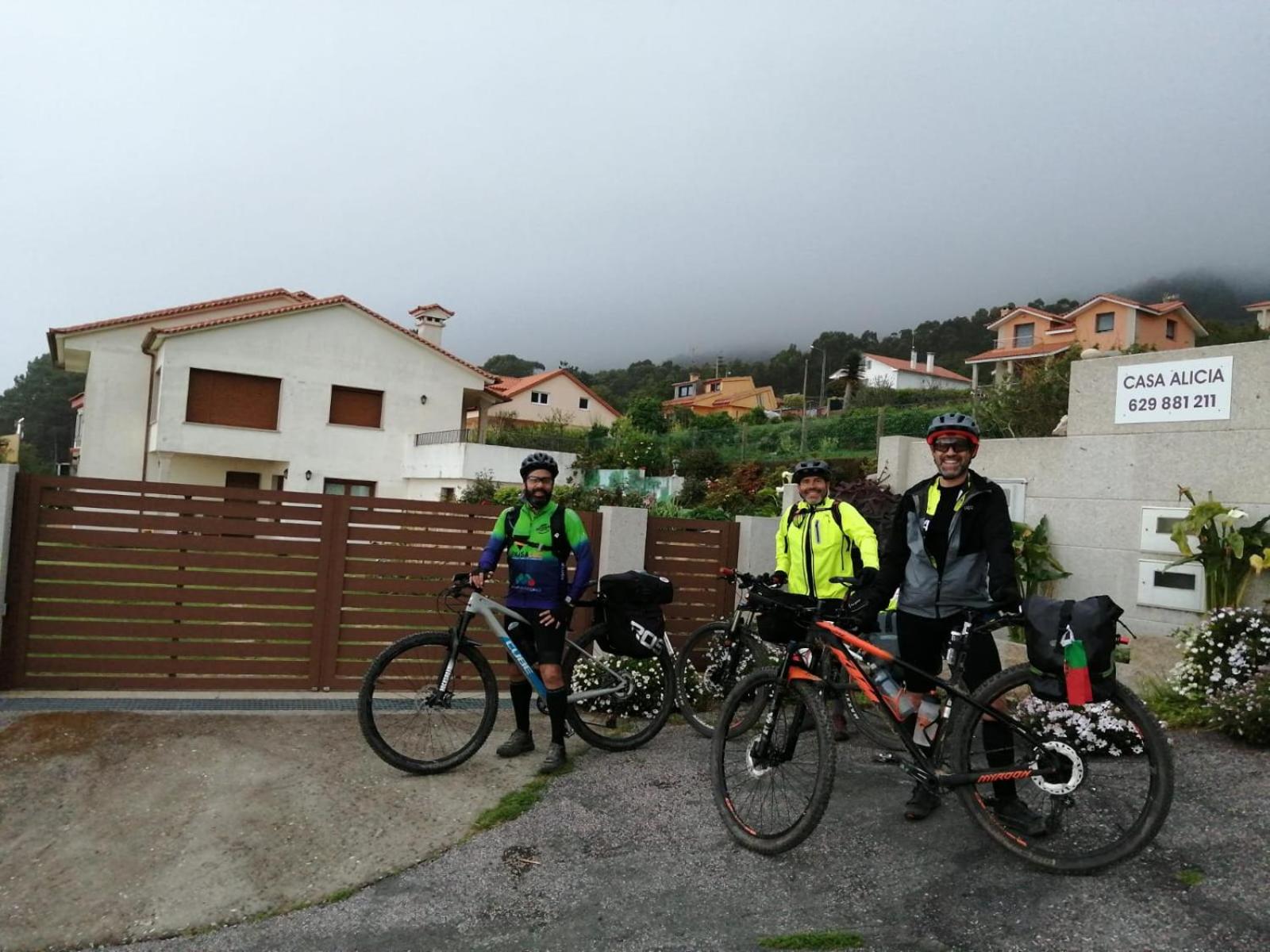 ROOMS PEREGRINOS B Casa Alicia