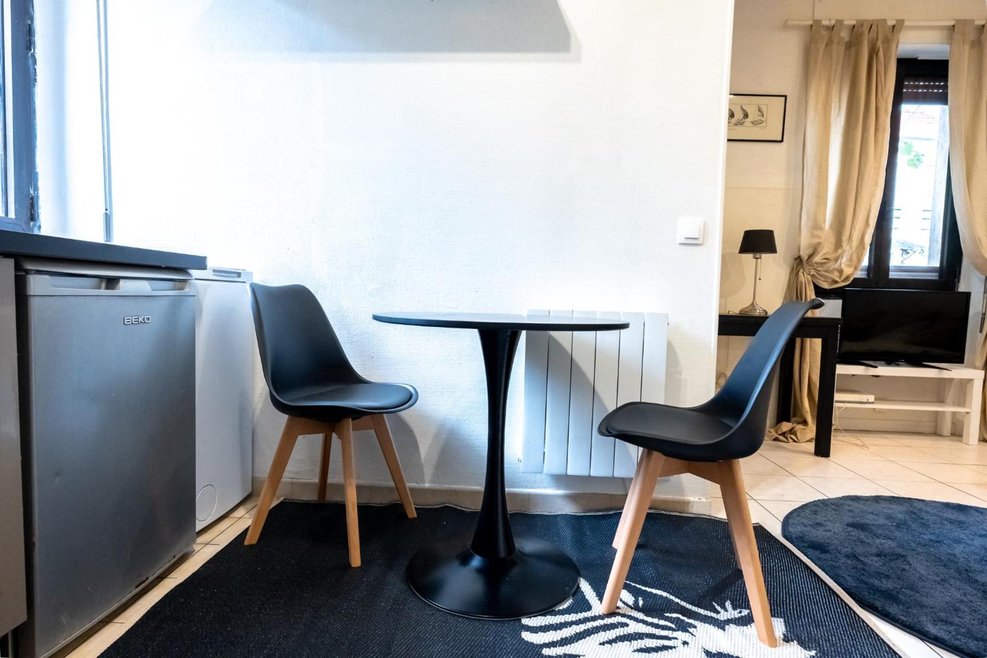 Joli Studio Joinville bord de marne 15m de Paris