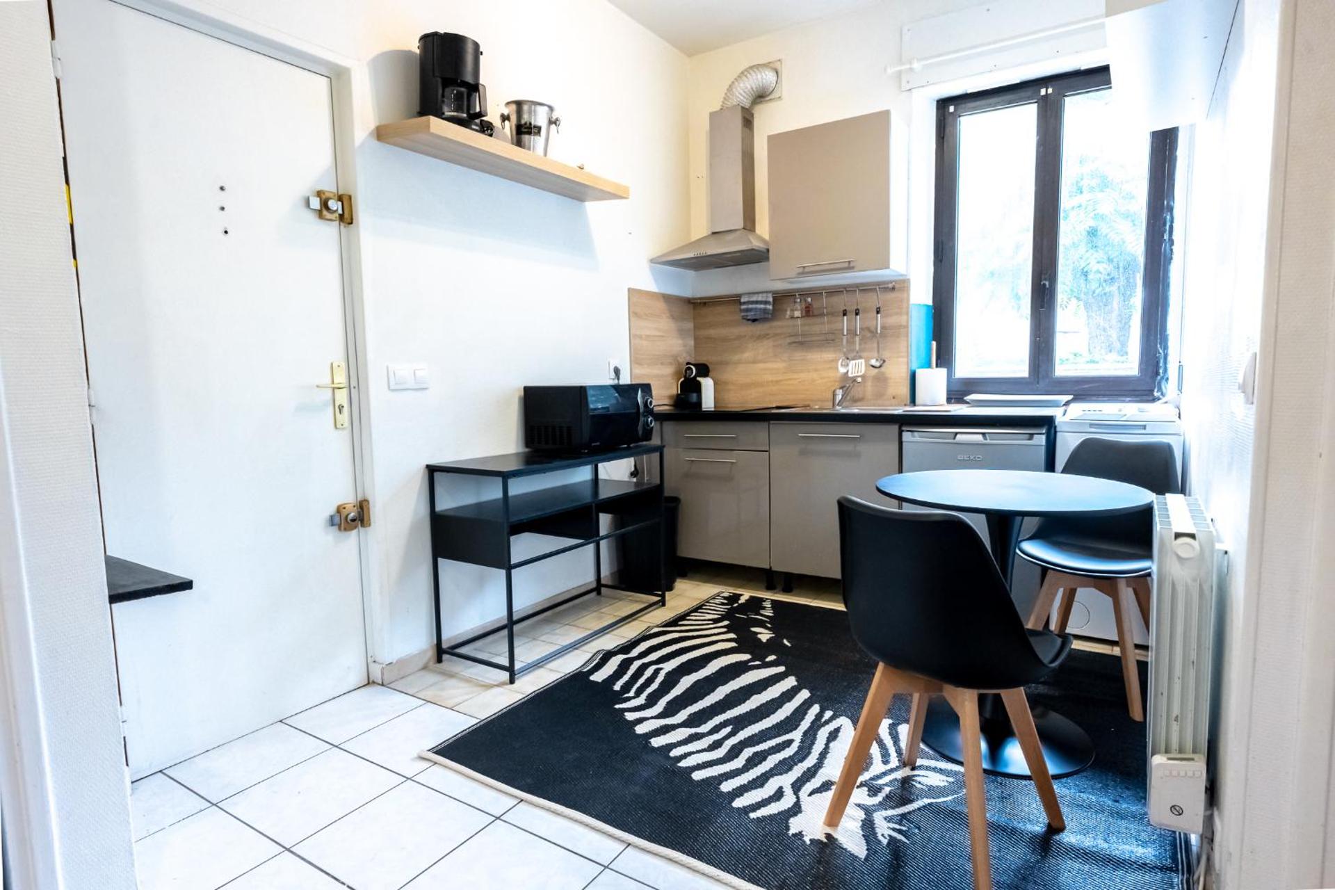 Joli Studio Joinville bord de marne 15m de Paris