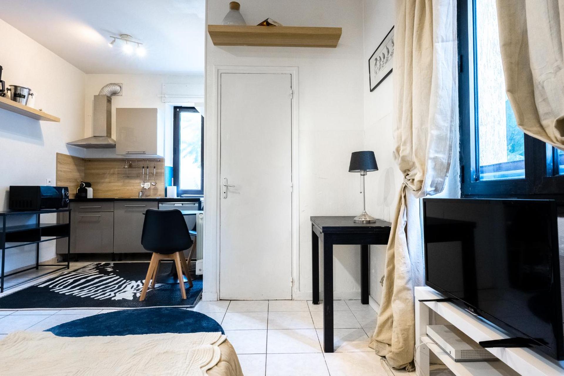 Joli Studio Joinville bord de marne 15m de Paris