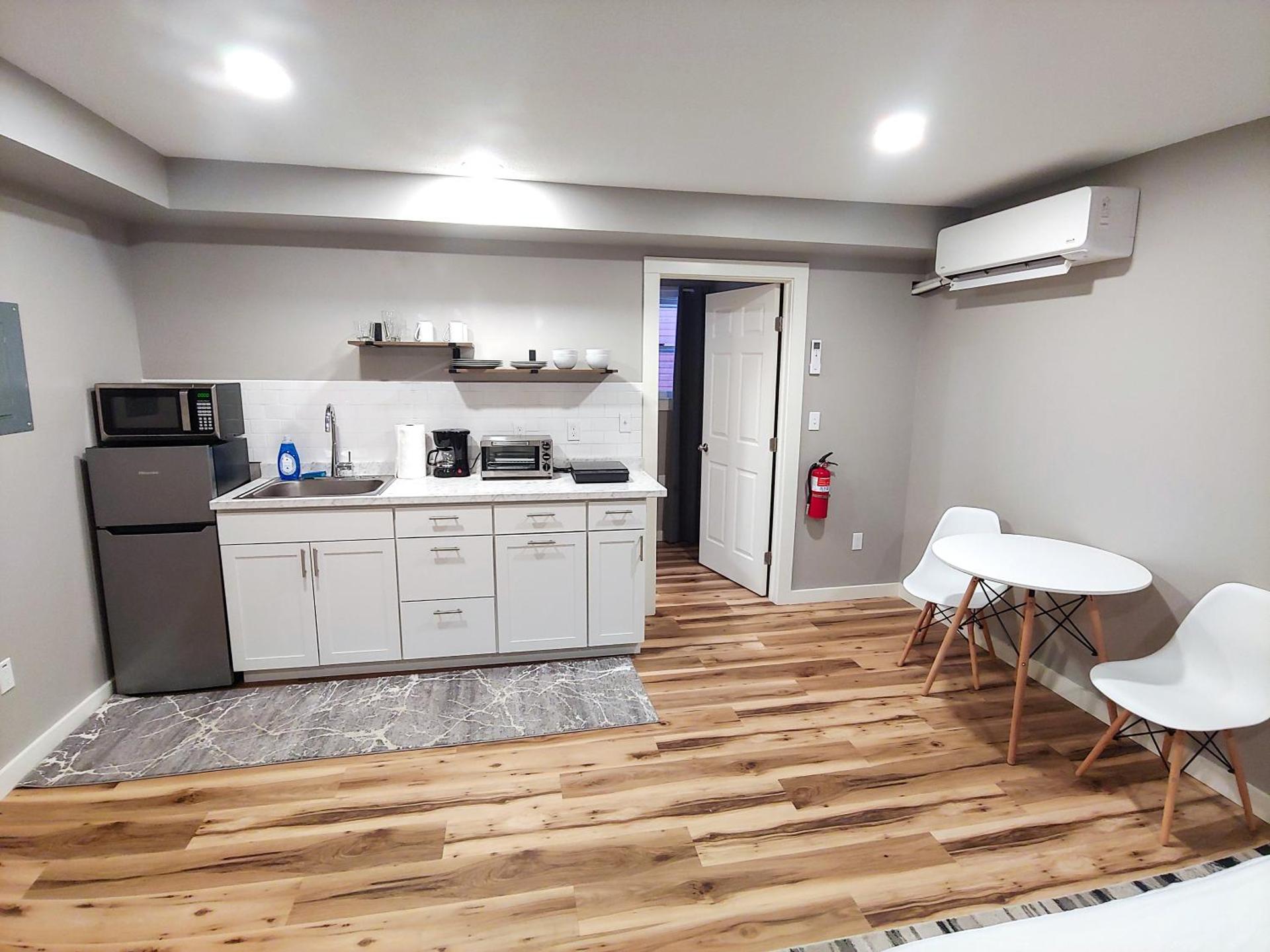 Kitchen or kitchenette