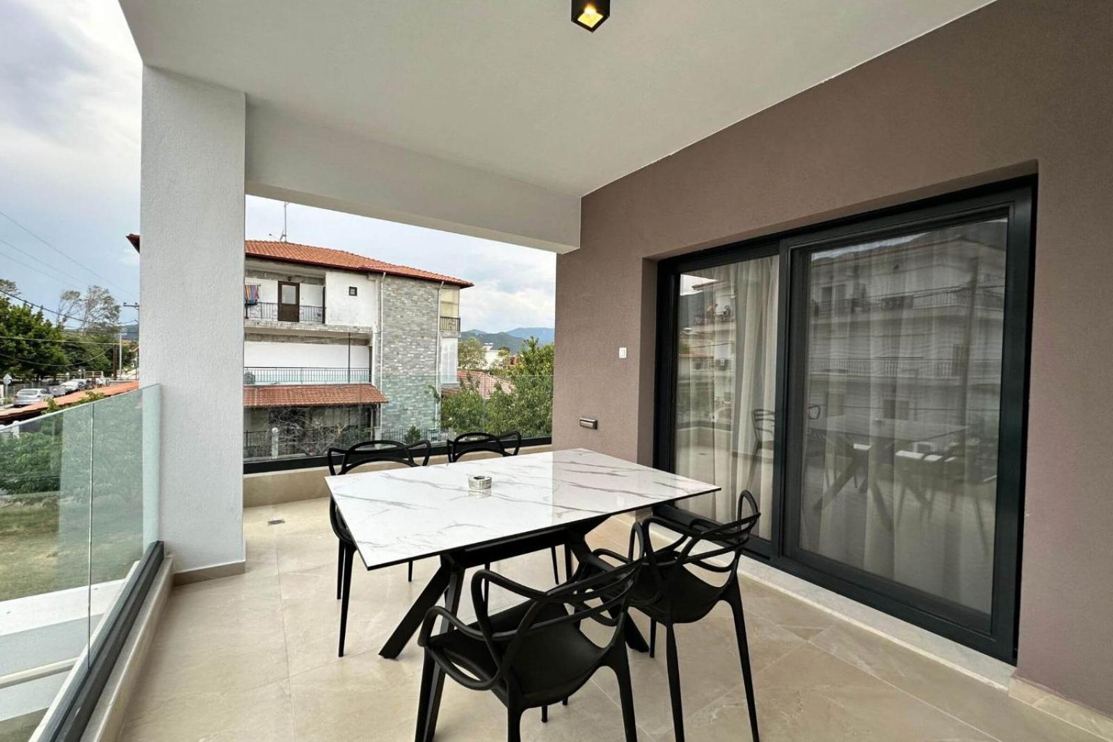 TRES V Suites & Apartments