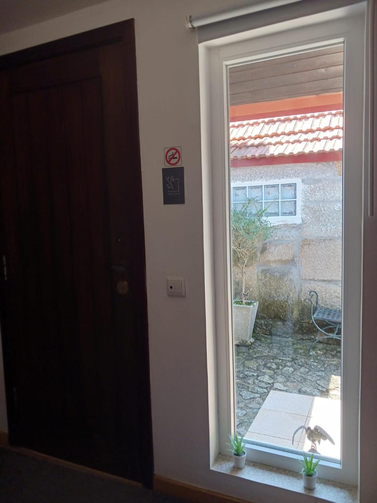 Pequena Casa rústica com piscina