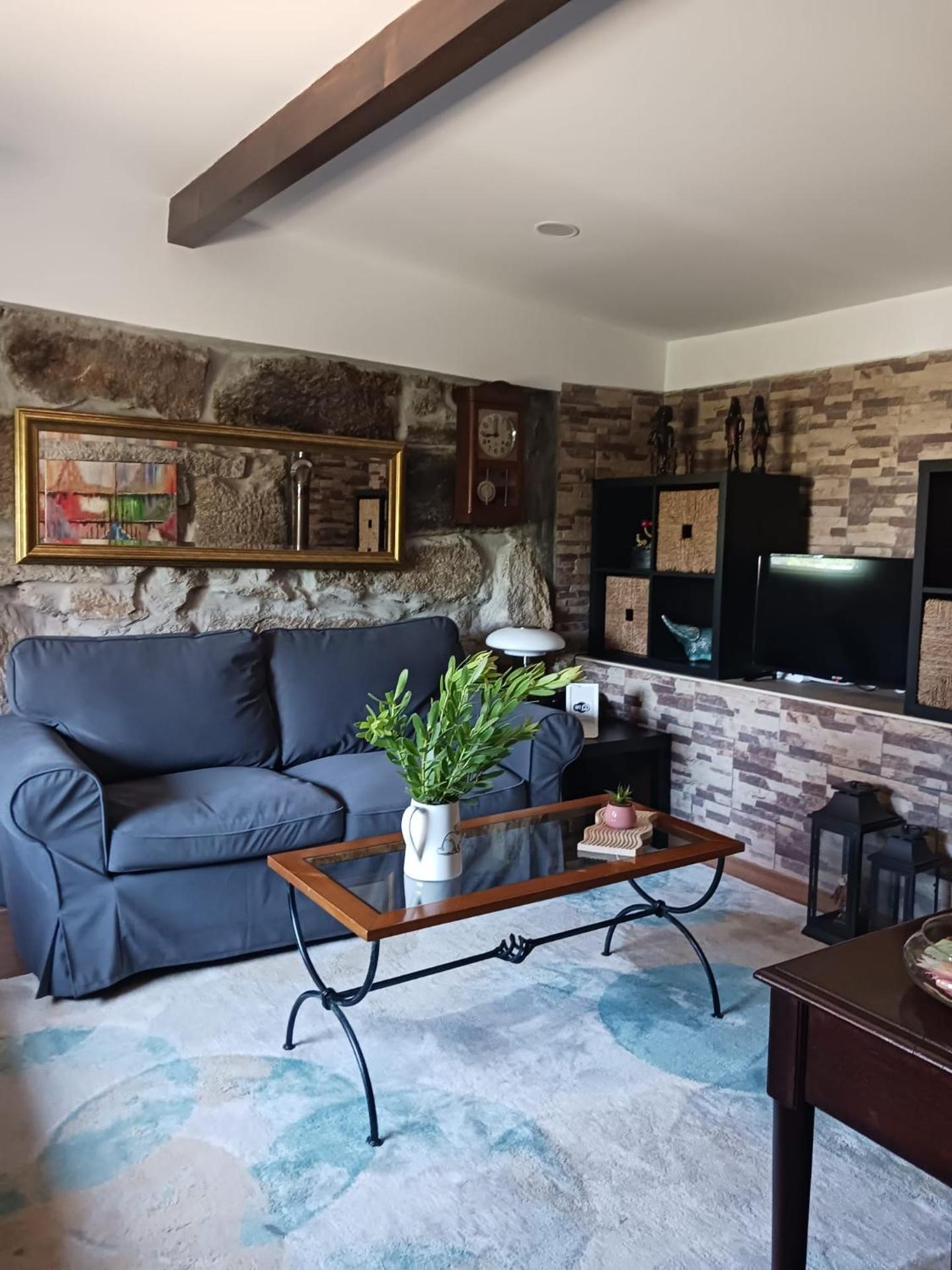 Pequena Casa rústica com piscina