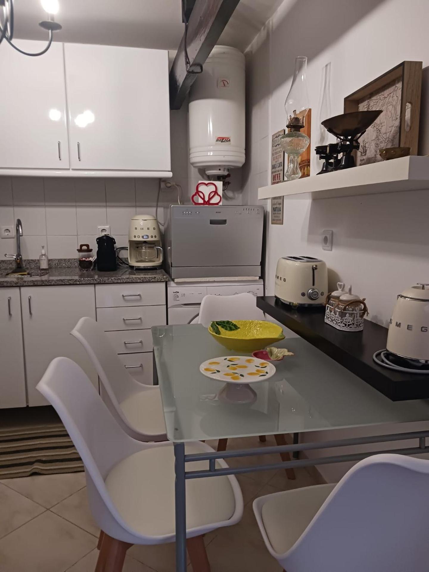 Pequena Casa rústica com piscina