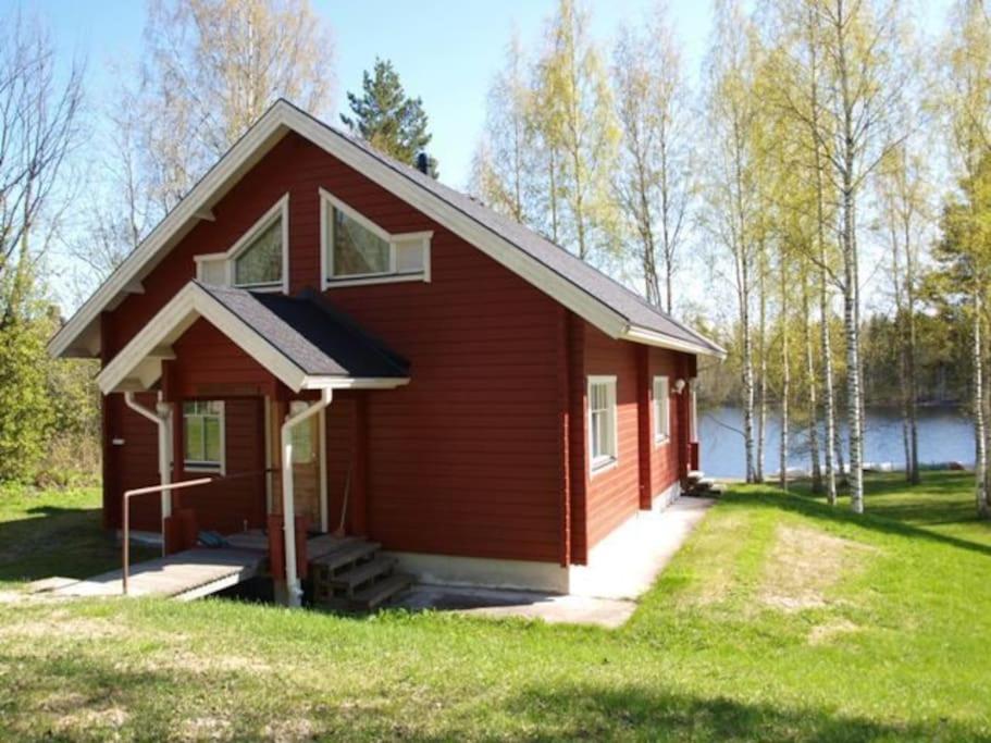 Tahkon Riihiranta - 4 bedroom villa by the lake - Tasokas tilava rantamökki