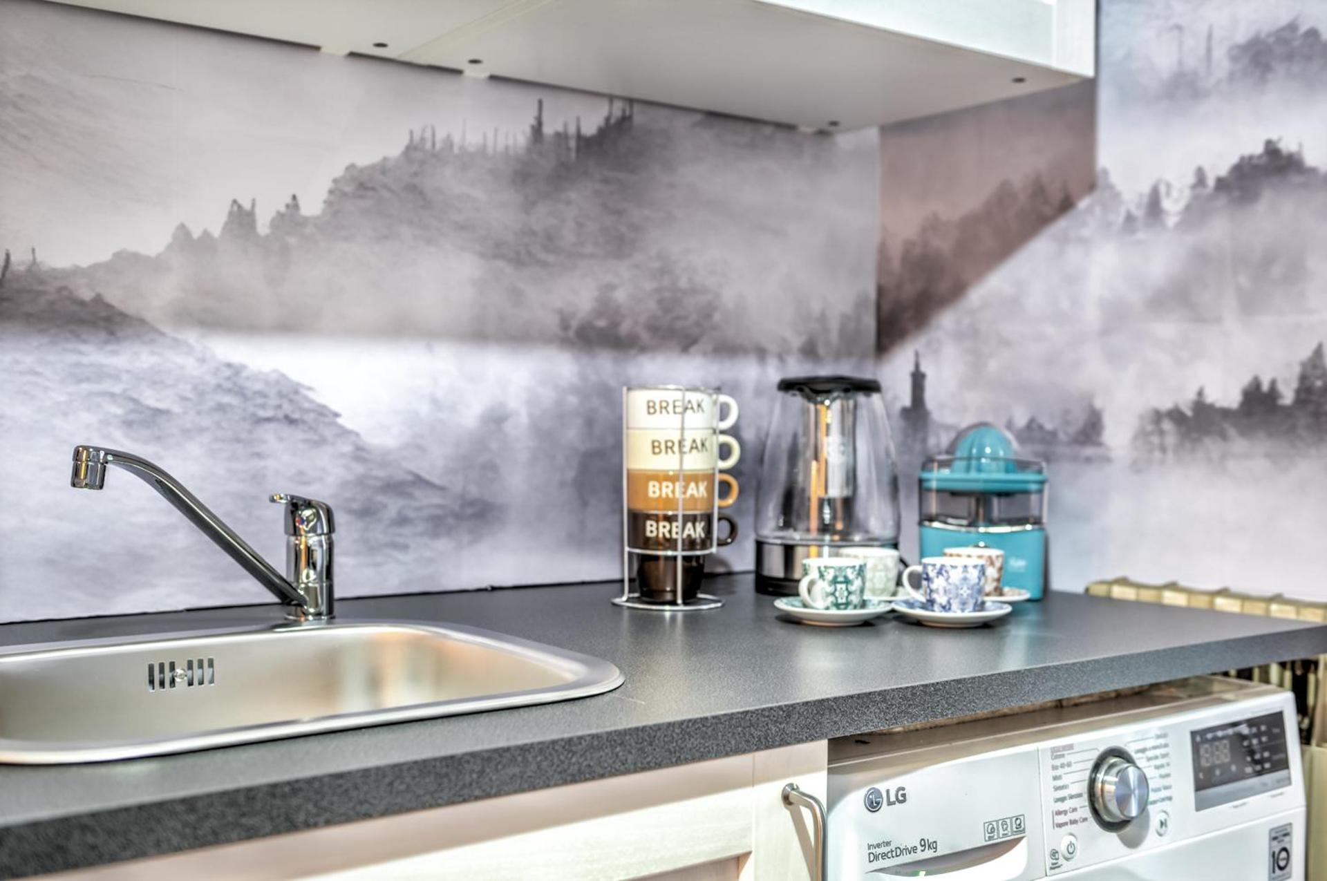 Snowflakes Retreat - Roomy Apartment with a view & Relax Solarium CIR 0133