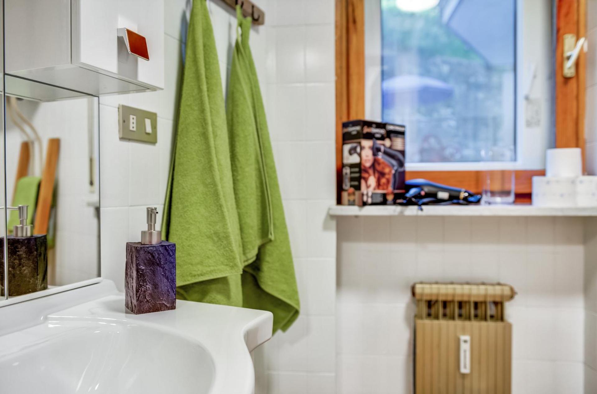 Snowflakes Retreat - Roomy Apartment with a view & Relax Solarium CIR 0133