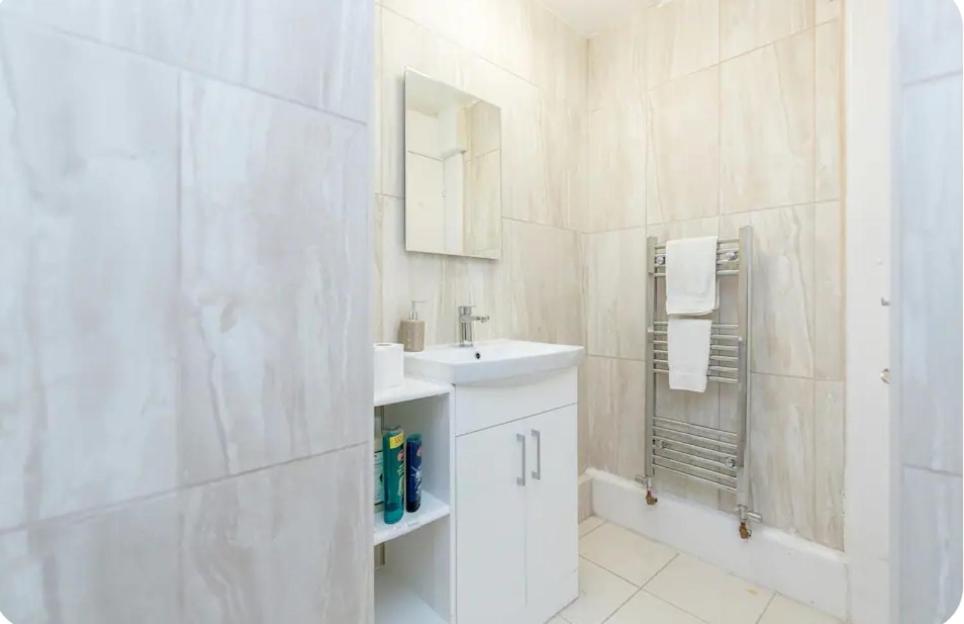 Spacious Double Room by Batteresa Park - Zone 1