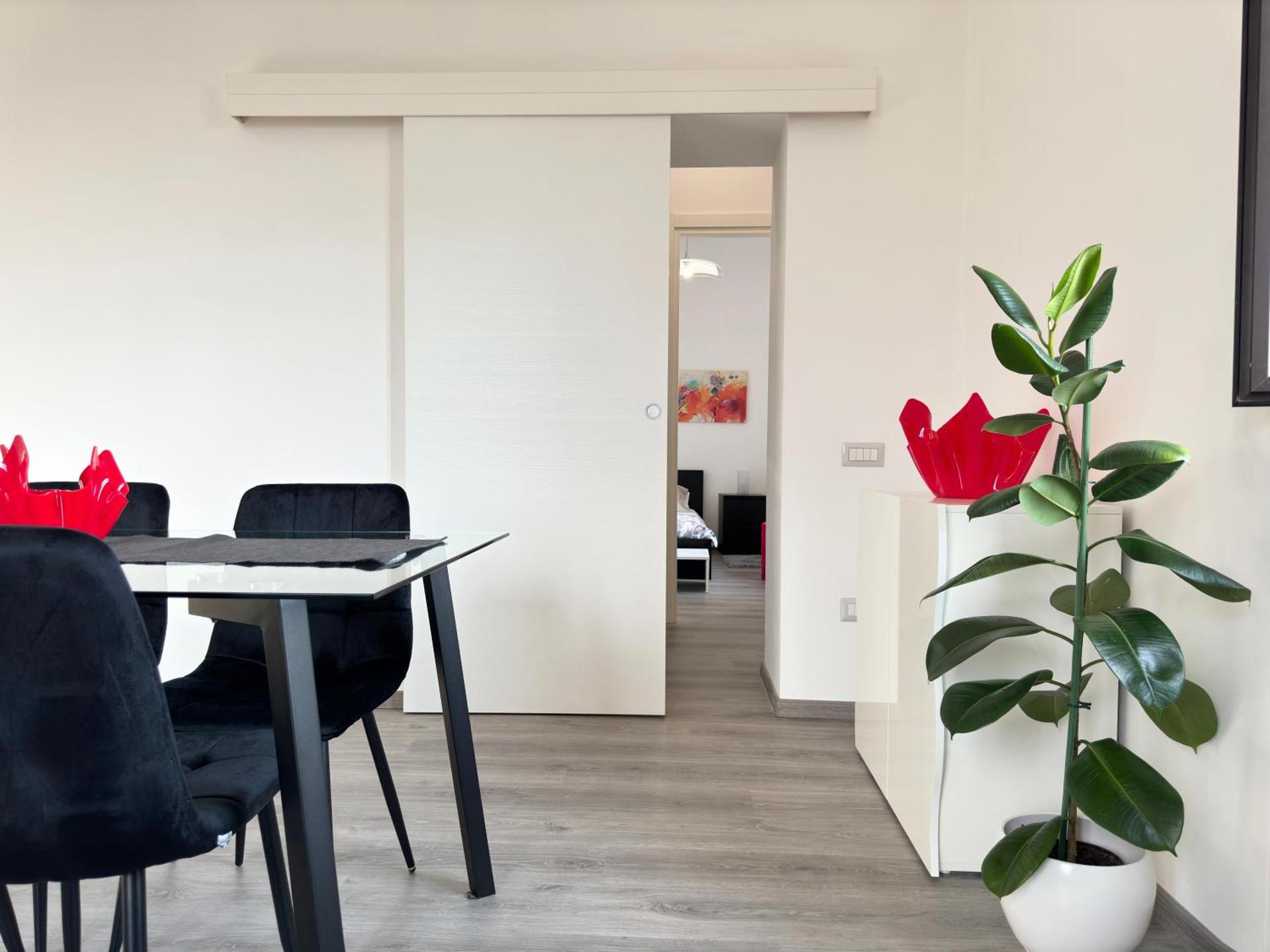 Li Ri Apartment Style