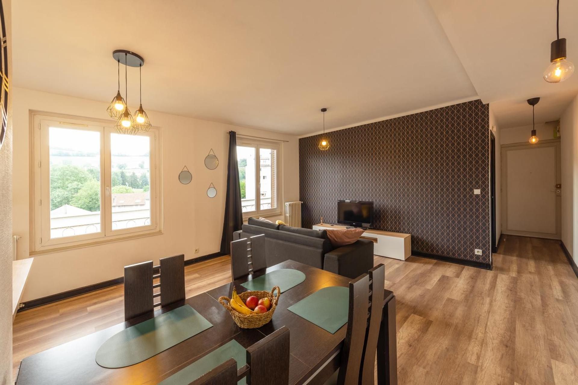 Communal lounge/ TV room