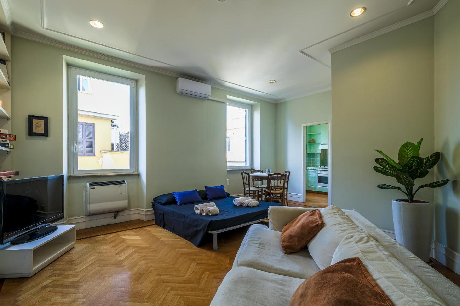 Communal lounge/ TV room