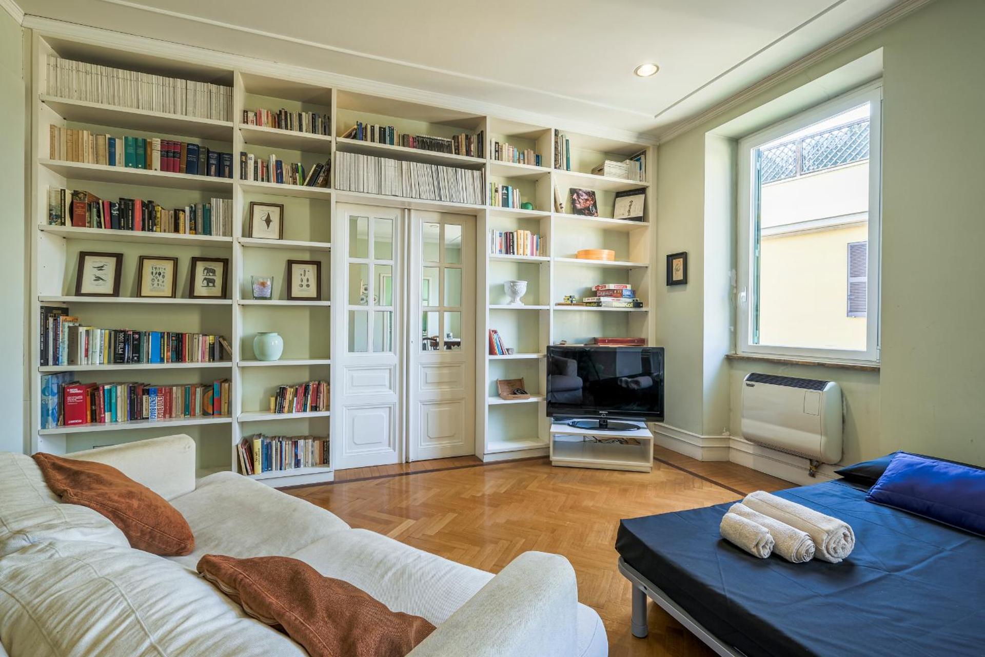 Communal lounge/ TV room