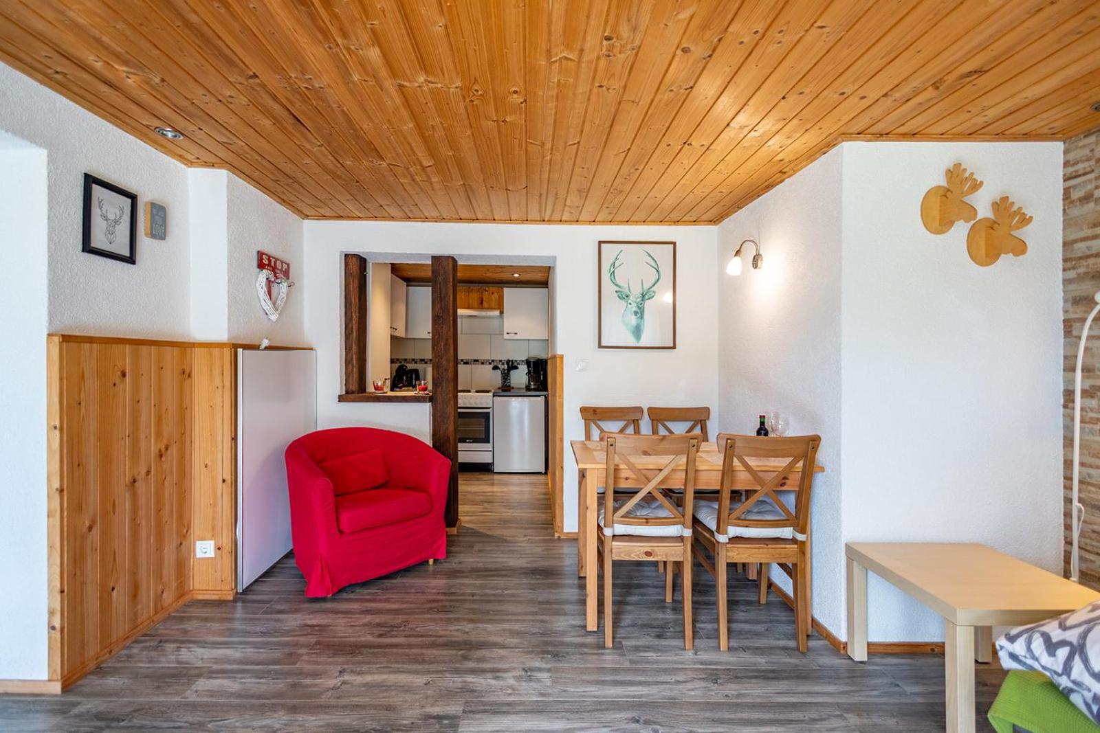 Apartment with Garden View