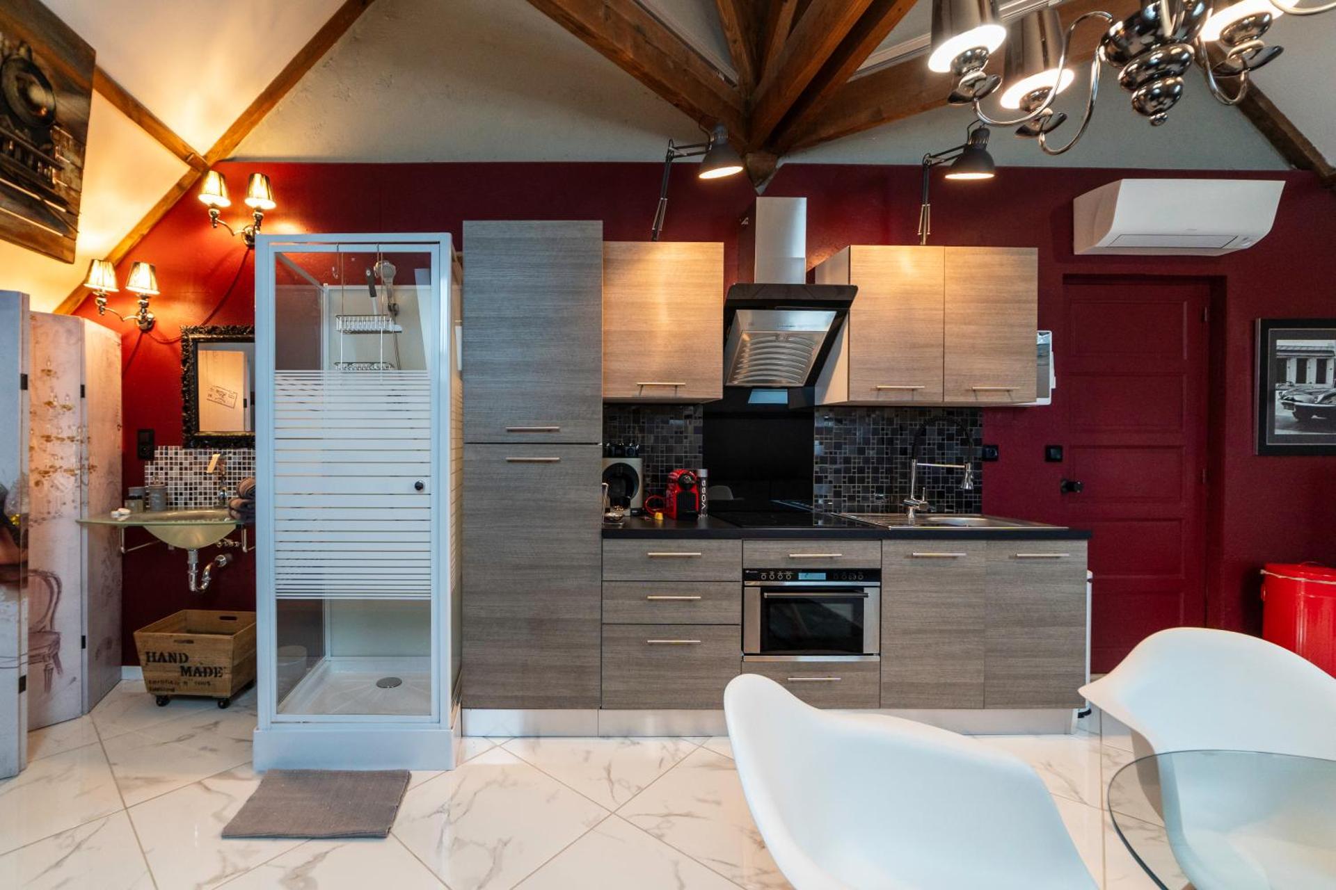 Kitchen or kitchenette