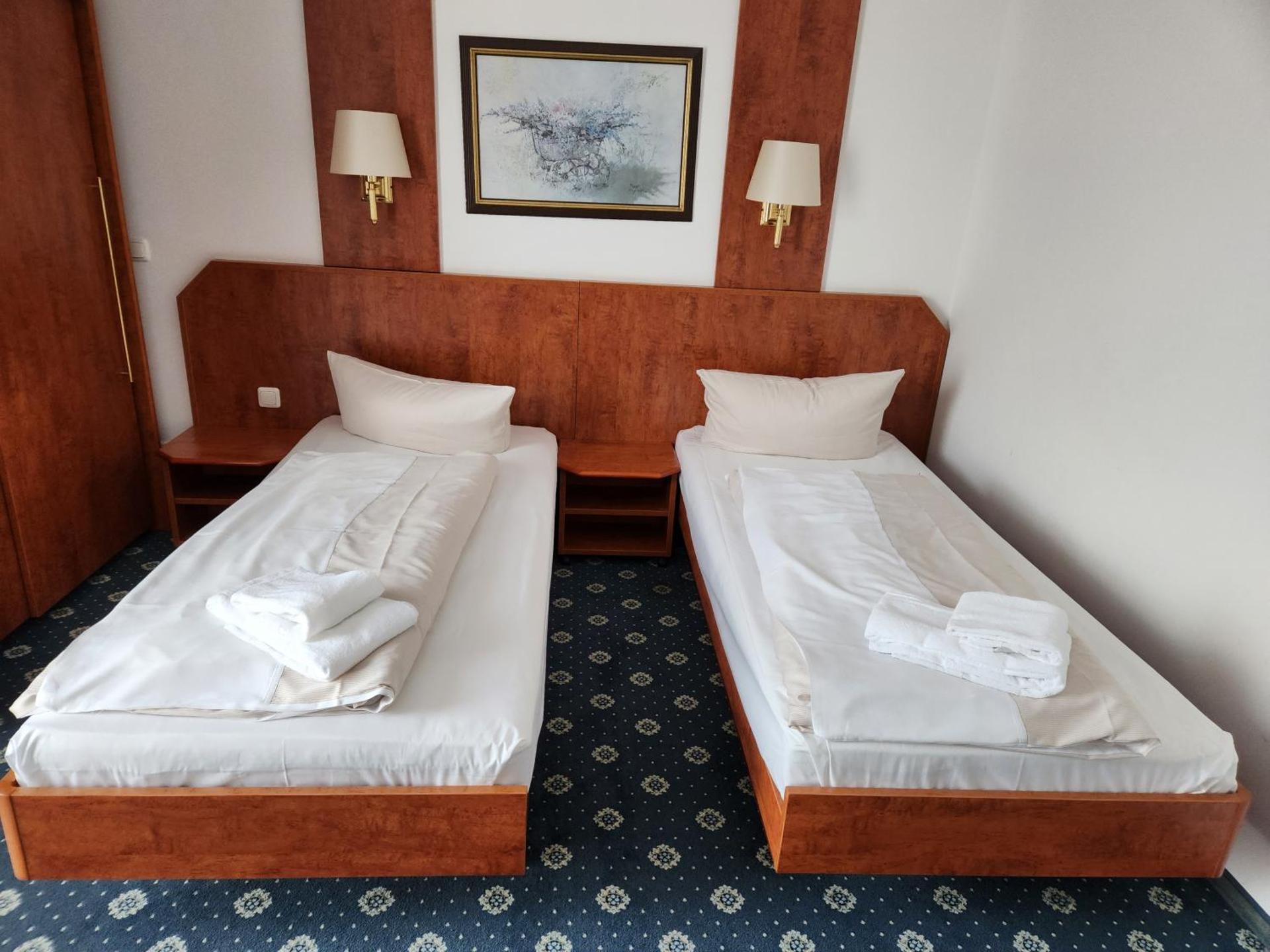 Hotel Hoyers in Pinneberg, Free Parking and WiFi