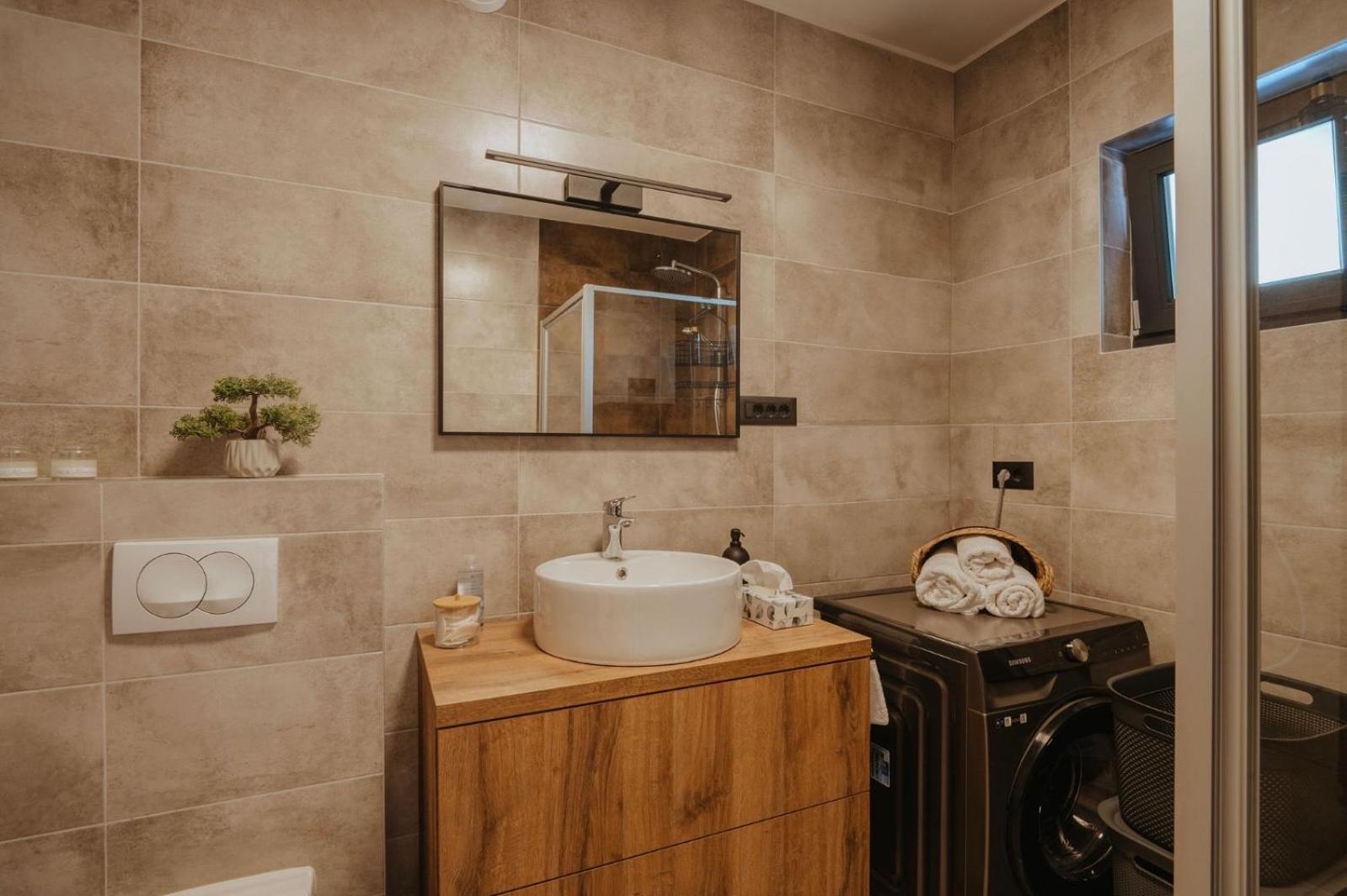 Apartman IV u centru Kutine.