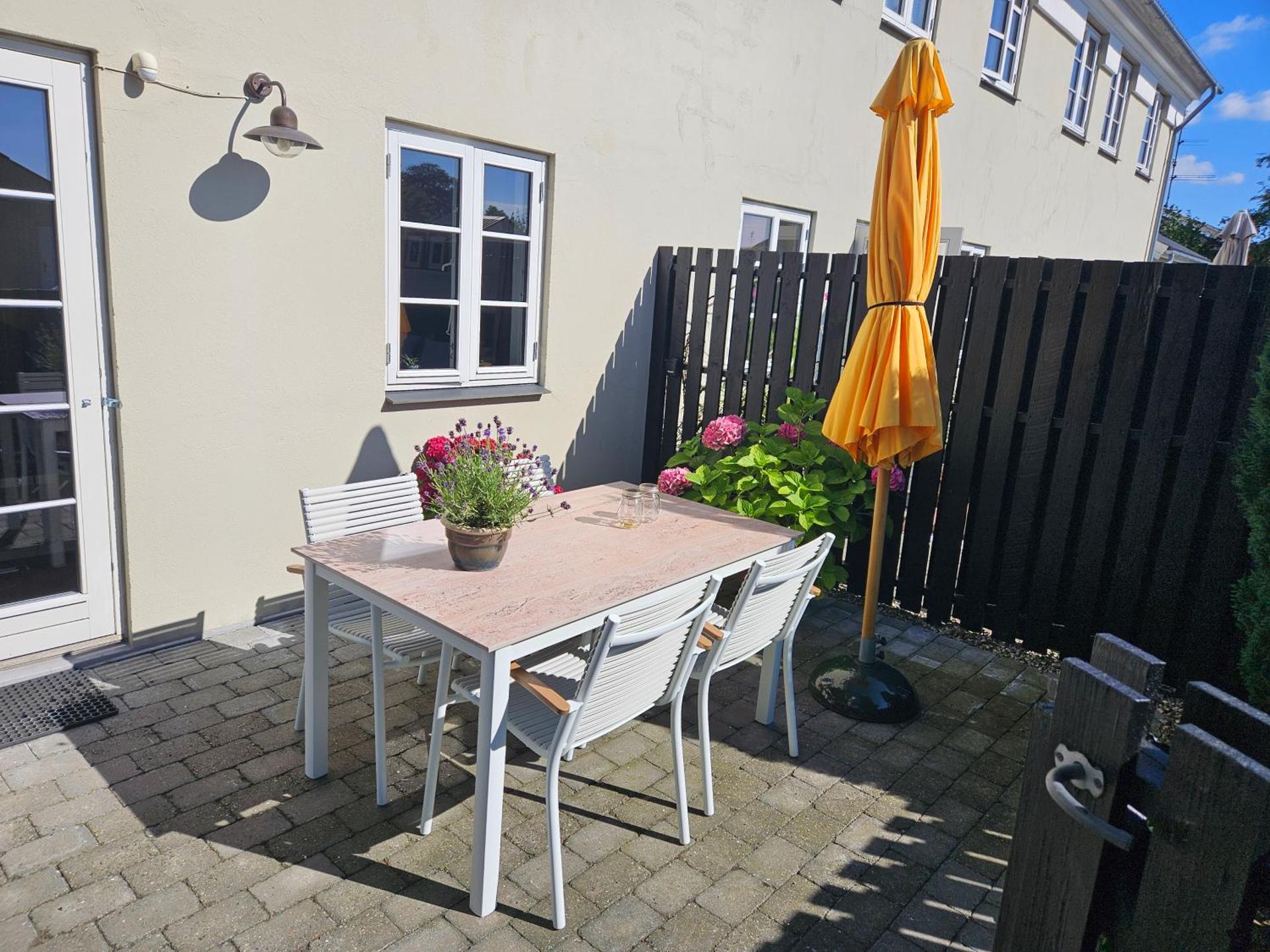 Lejlighed A med dejlig gårdhave på Thurø Kæledyr er IKKE gratis og skal tilføjes