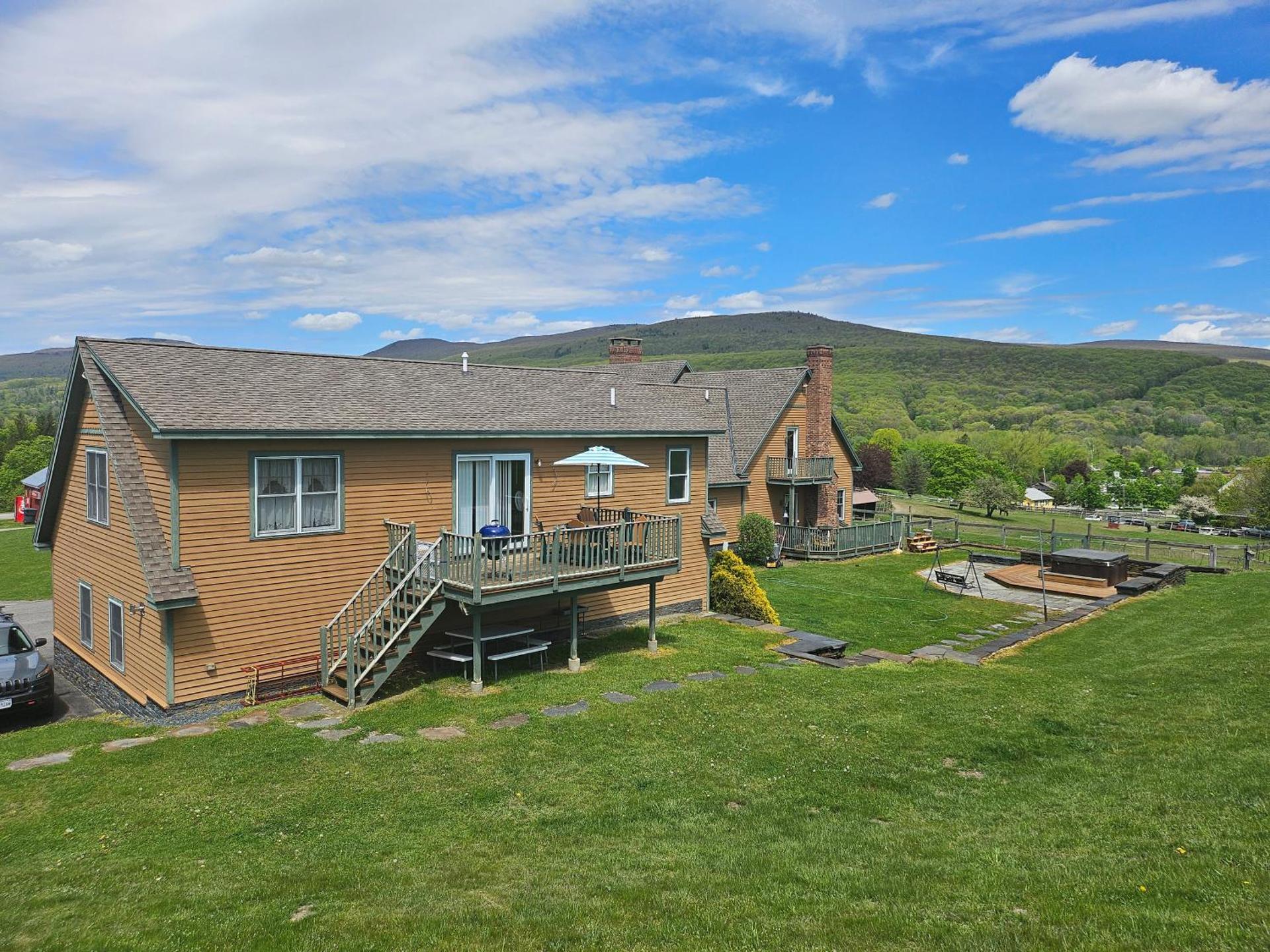 Clover Hill Farm & Country Inn