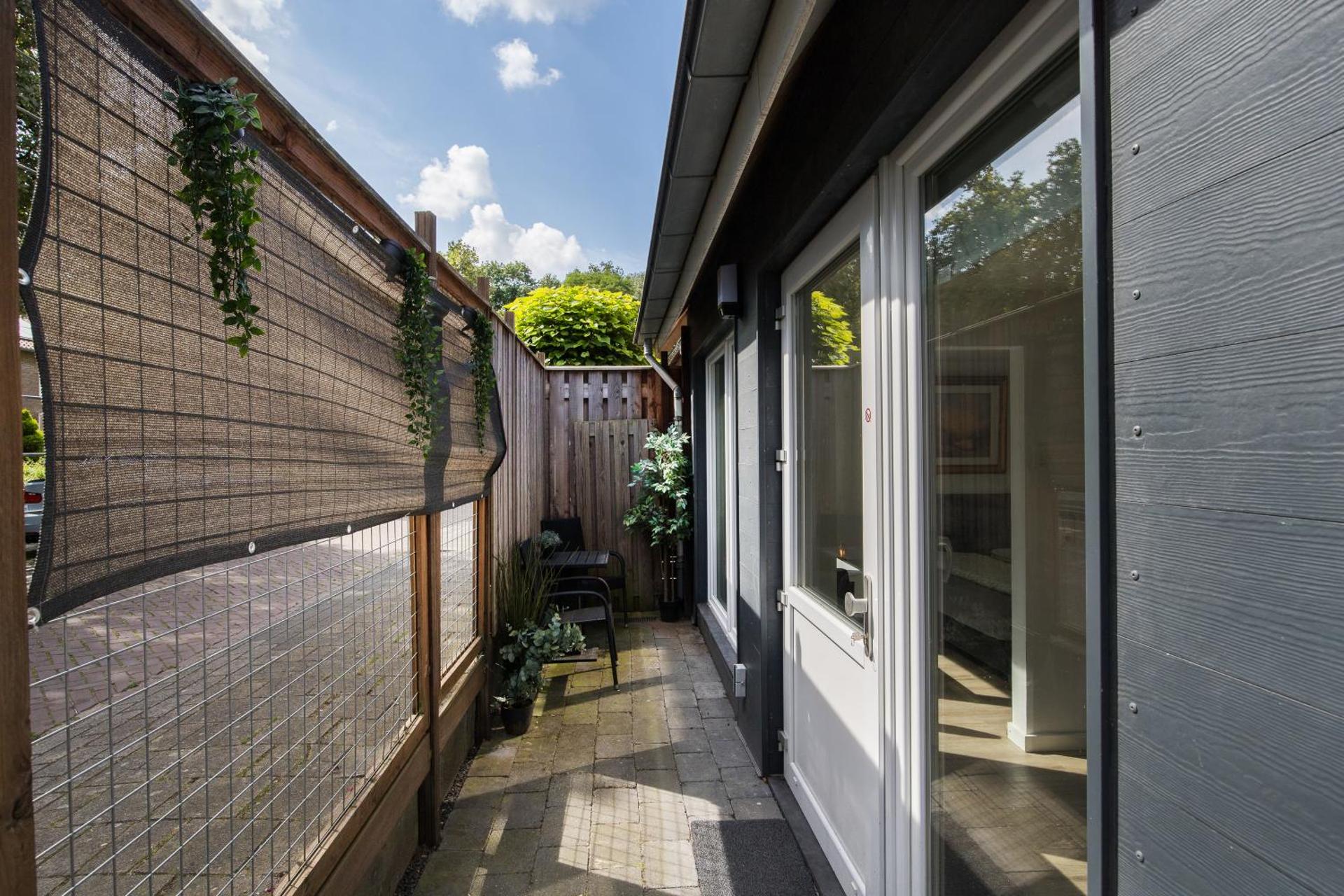 Luxe WELLNESS apartment Apeldoorn with JACUZZI and SAUNA