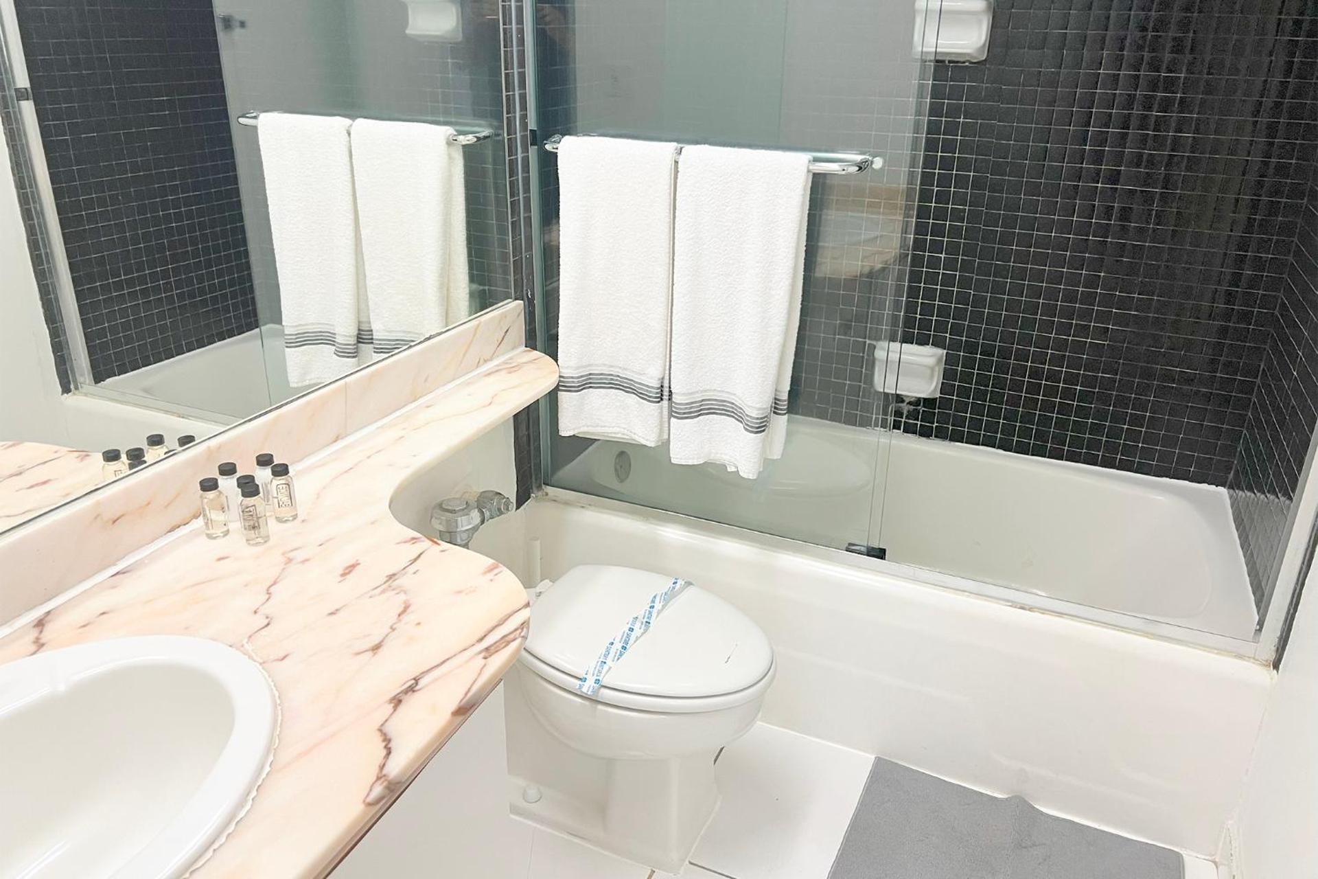 Miami Beach Apartments by MiaRentals