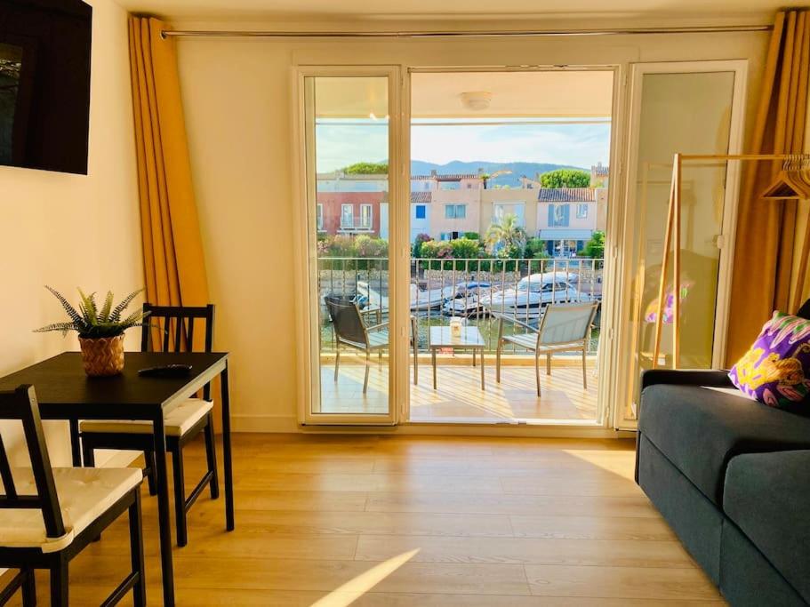 VUE Canal Superbe - Piscine - Parking Privé - Intérieur Neuf