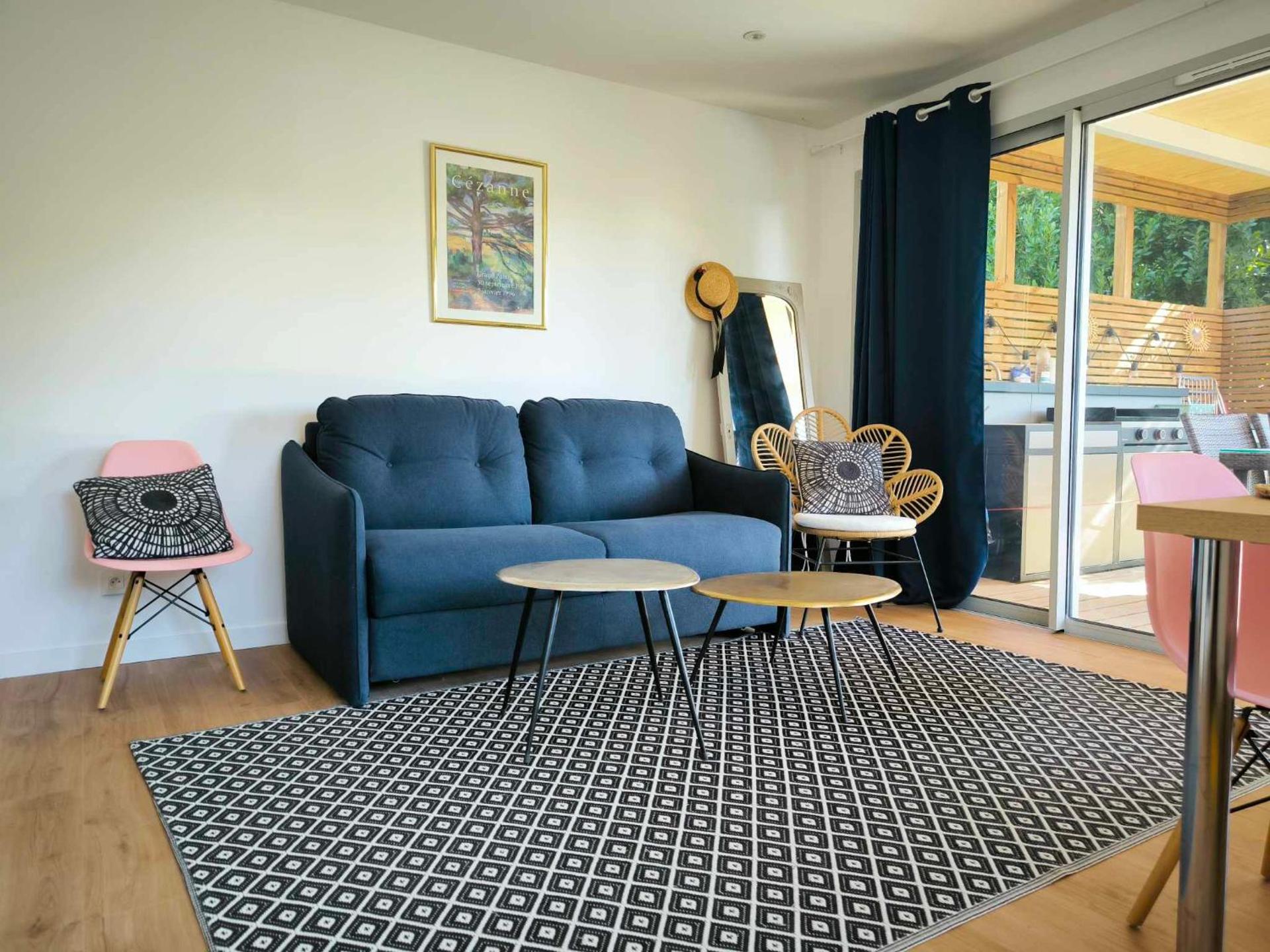 Maison, piscine, climatisation parking, 10min à pied du centre