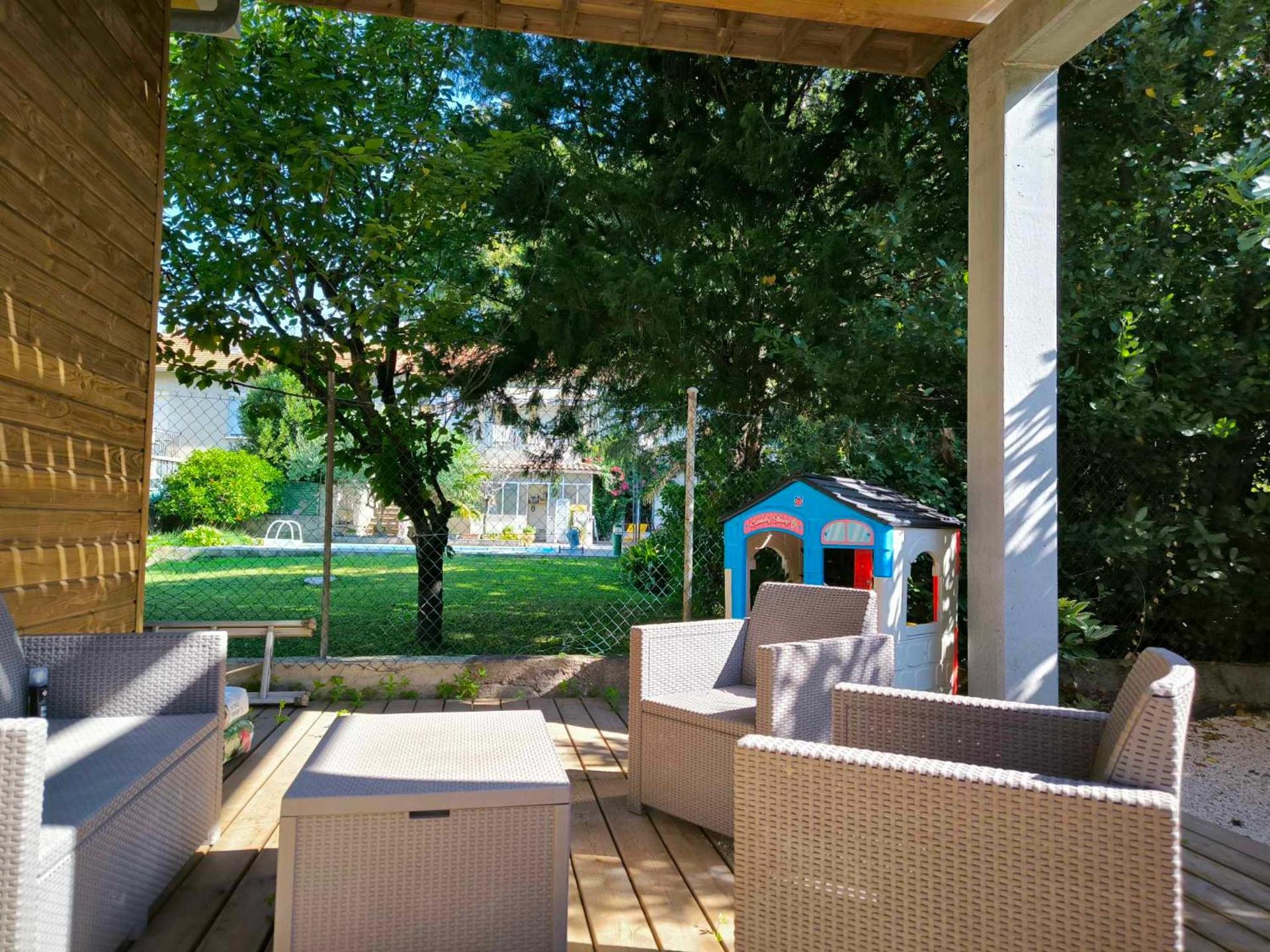 Maison, piscine, climatisation parking, 10min à pied du centre