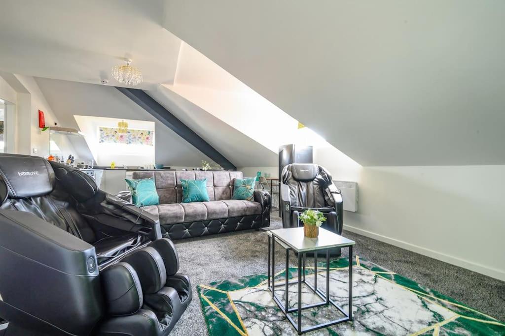 -3F421- For your Relaxed, Cosy stay, Free Parking