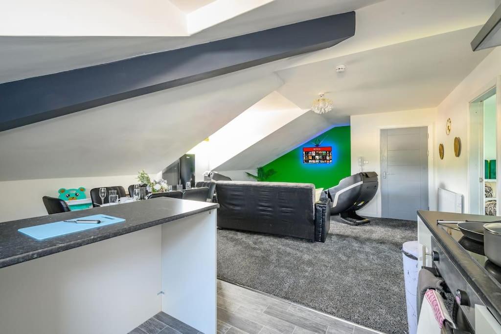 -3F421- For your Relaxed, Cosy stay, Free Parking