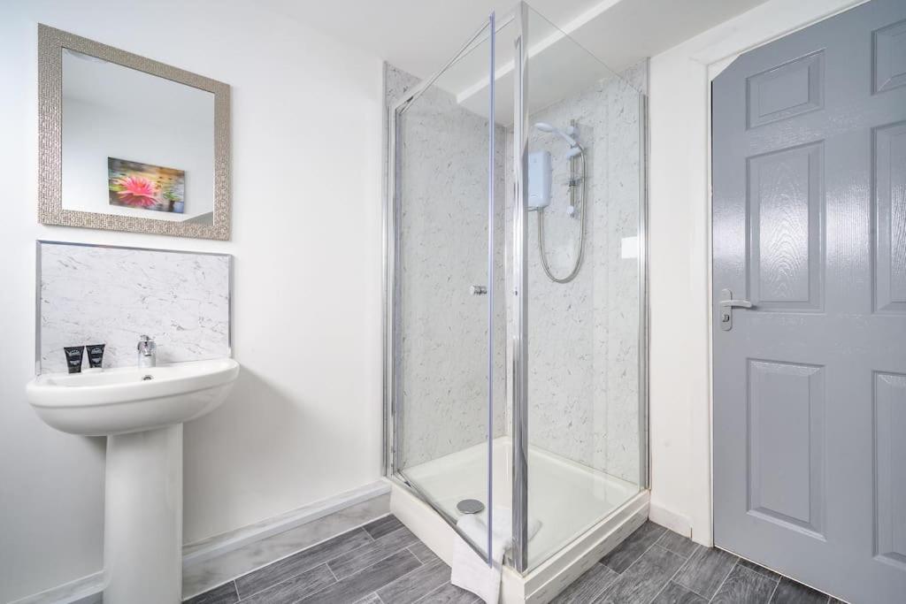 -4F421- For your Relaxed,Cosy stay,Free Parking