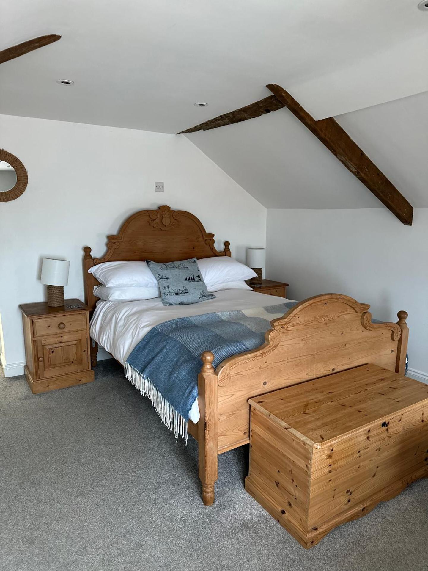 Shrimp Cottage - 3 bed renovated cottage with stunning sea views