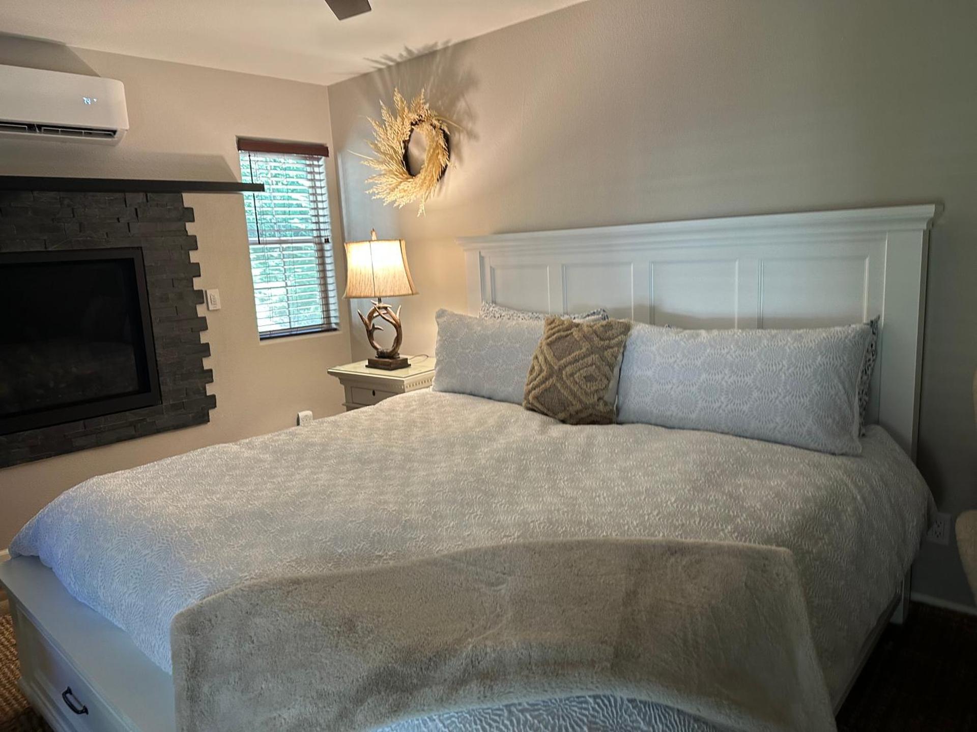 YoBee! Park Reservation Included! Heart of Yosemite - Homey Studios and Breakfast