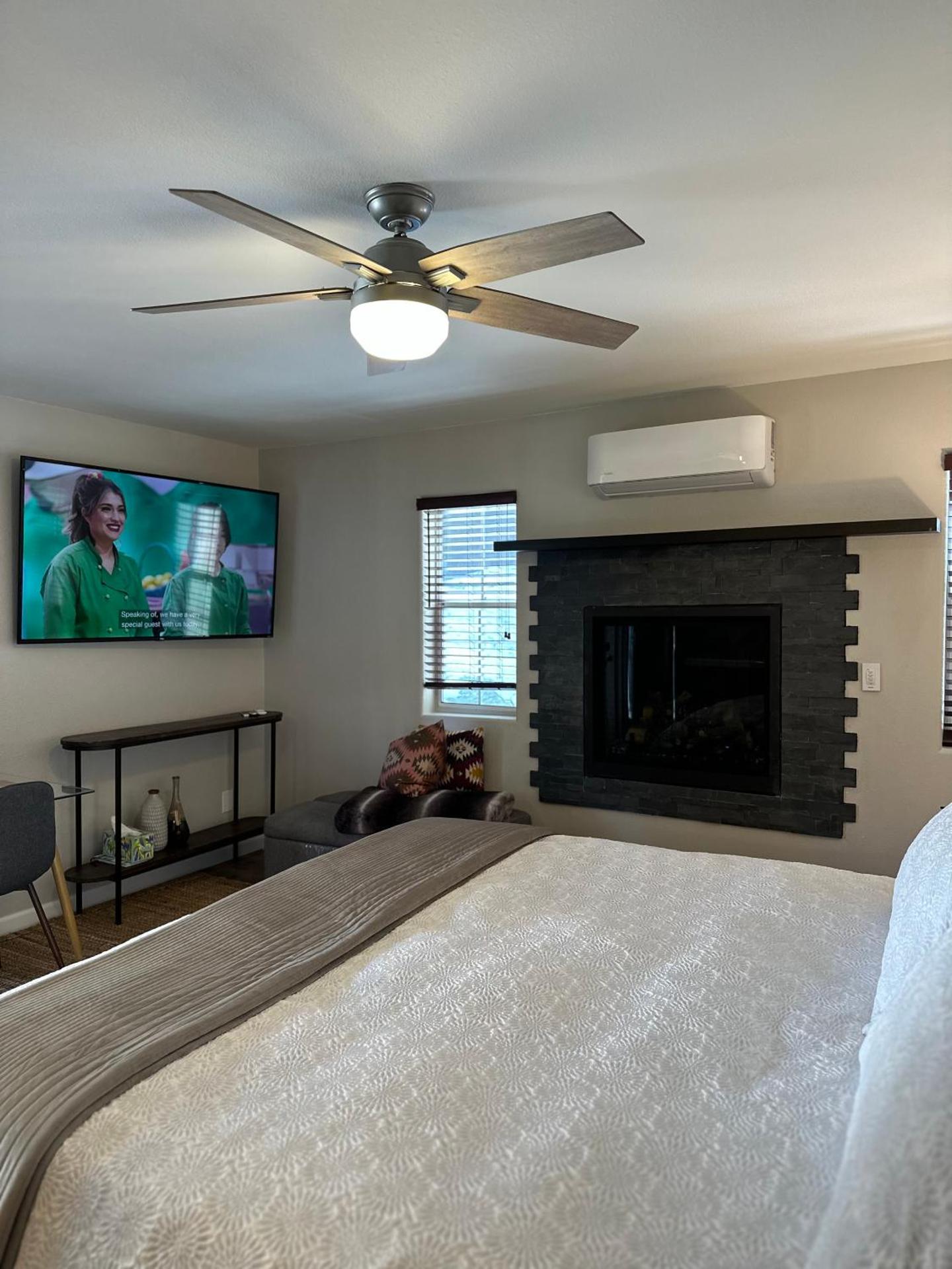 YoBee! Park Reservation Included! Heart of Yosemite - Homey Studios and Breakfast