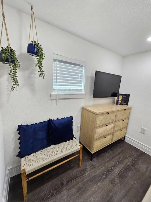 The Hideaway DT Orlando Tiny Home w Free Parking