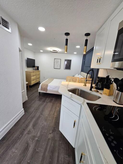 The Hideaway DT Orlando Tiny Home w Free Parking