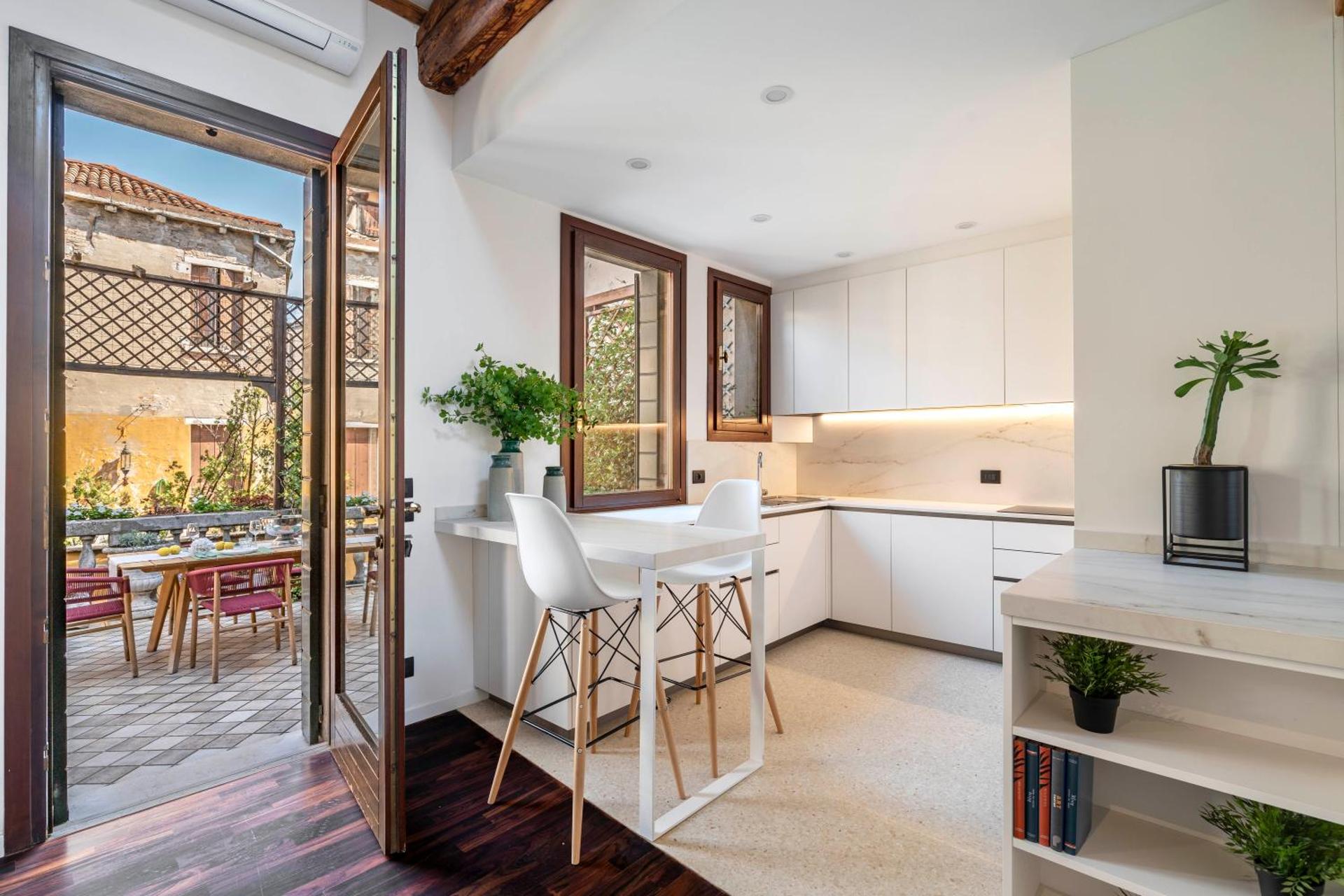 Kitchen or kitchenette