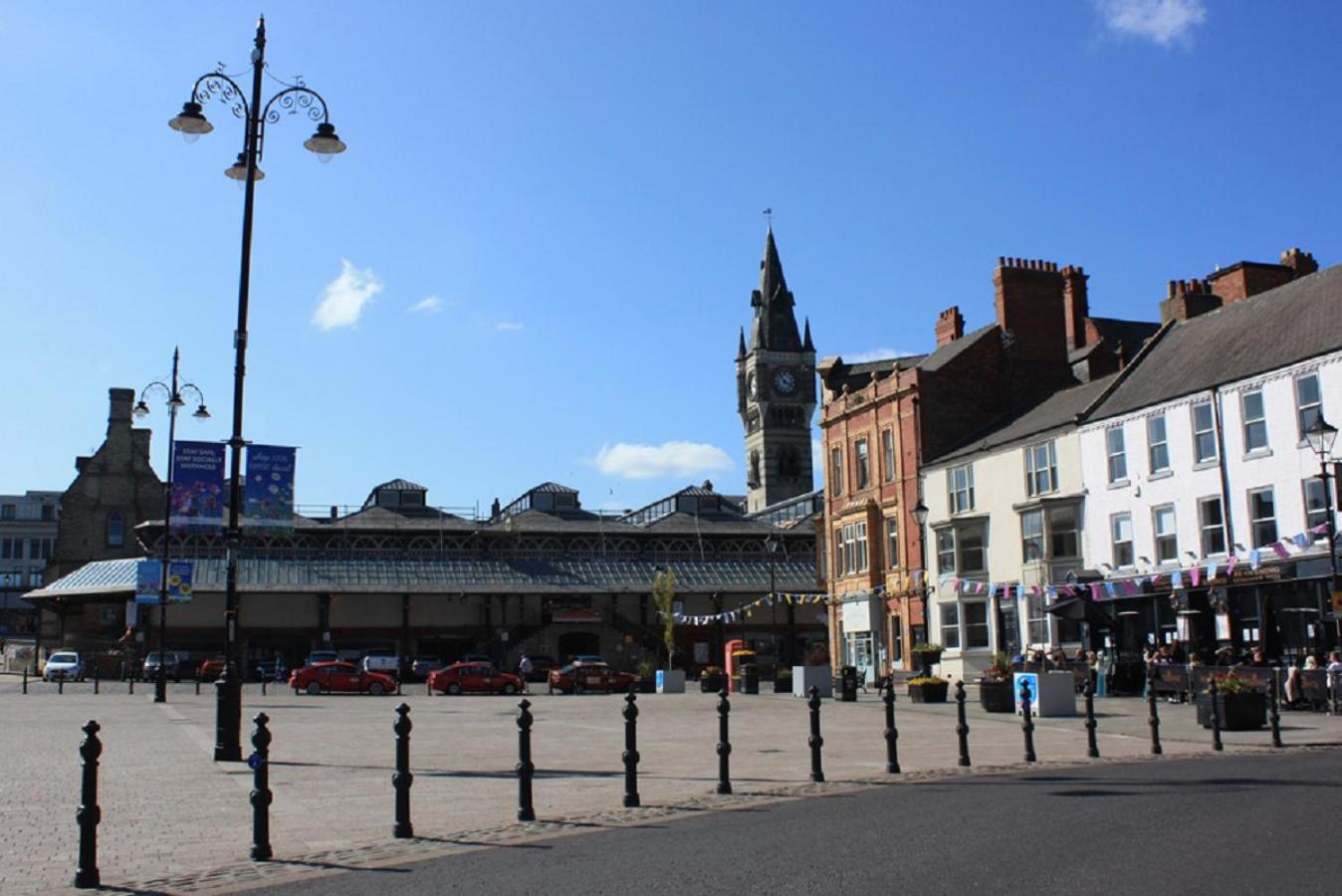 Apartment 4 - striking, 2 bedroom luxury apartment - close to town, mainline rail & theatre