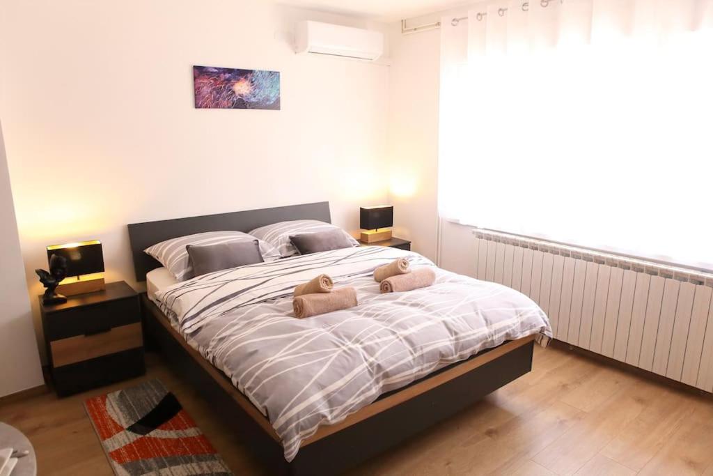 Modern apt in Dubec, ideal for couple