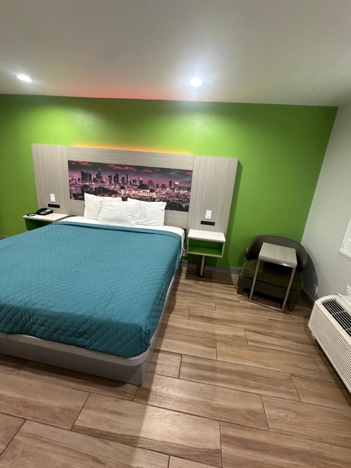 King Room - Non-Smoking